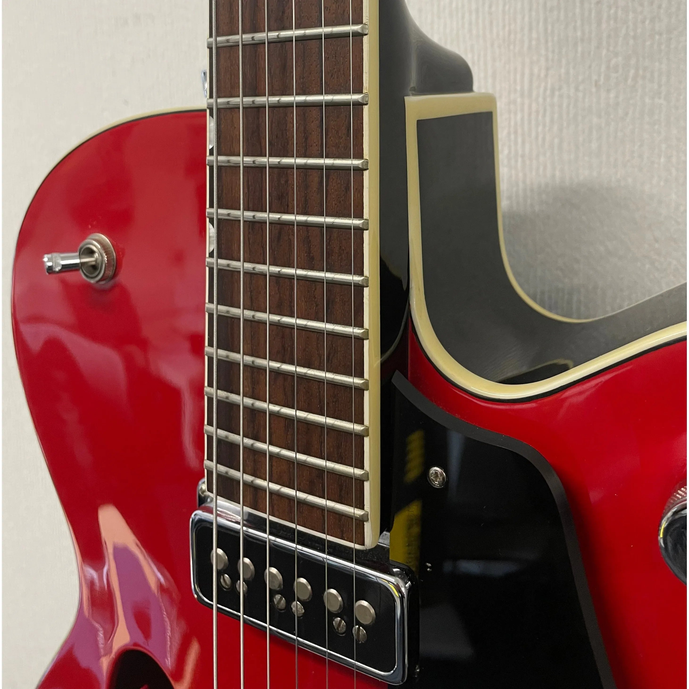Gretsch Electromatic G5129 Hollowbody Electric Guitar 2005 in Firebird Red with Hardcase Pre-Owned