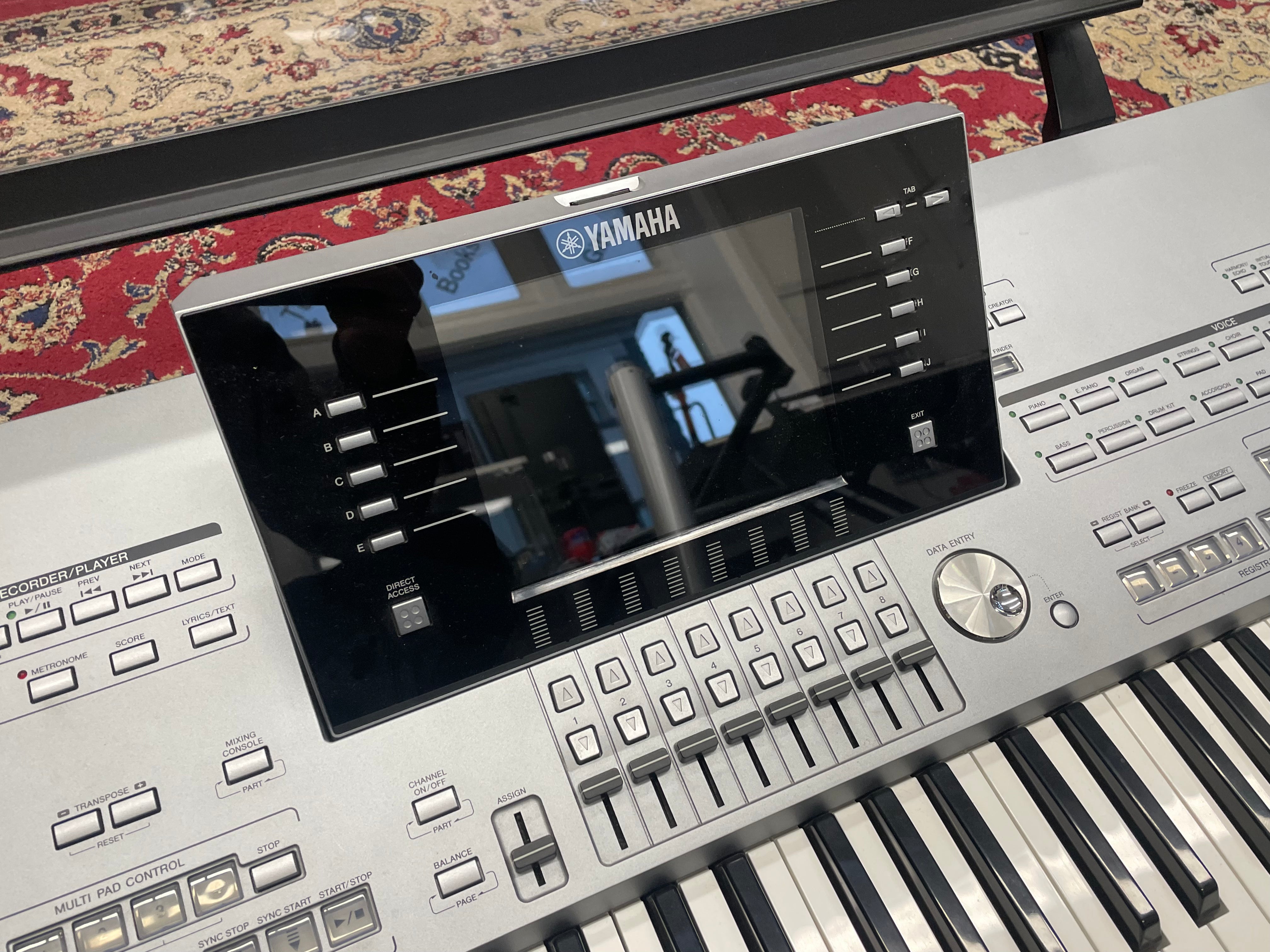 Yamaha Tyros 5 Keyboard Arranger Workstation, 76 Keys, in Silver Pre-Owned