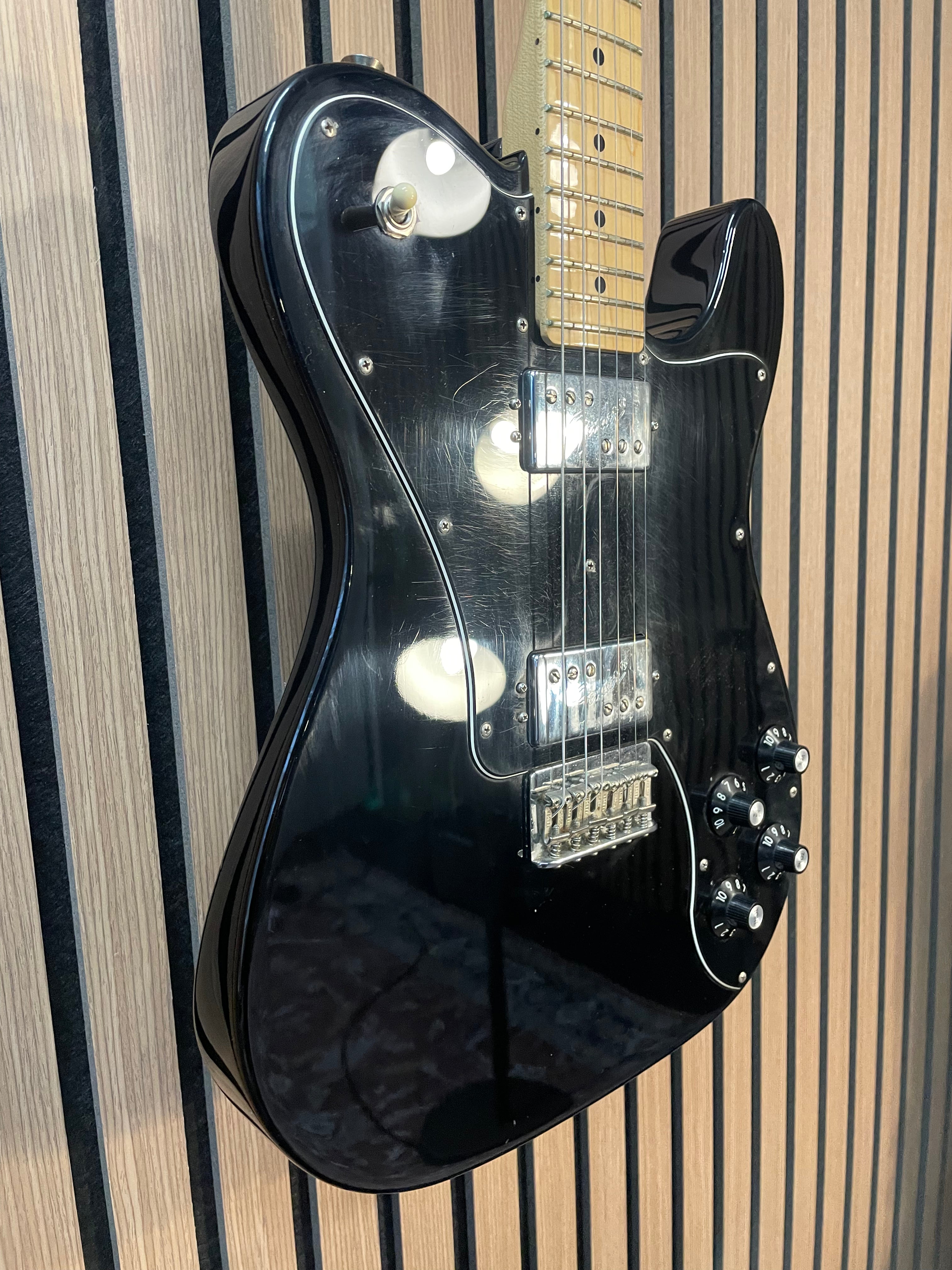 Fender American Professional Telecaster Deluxe ShawBucker in Gloss Black with Hardcase Pre-Owned
