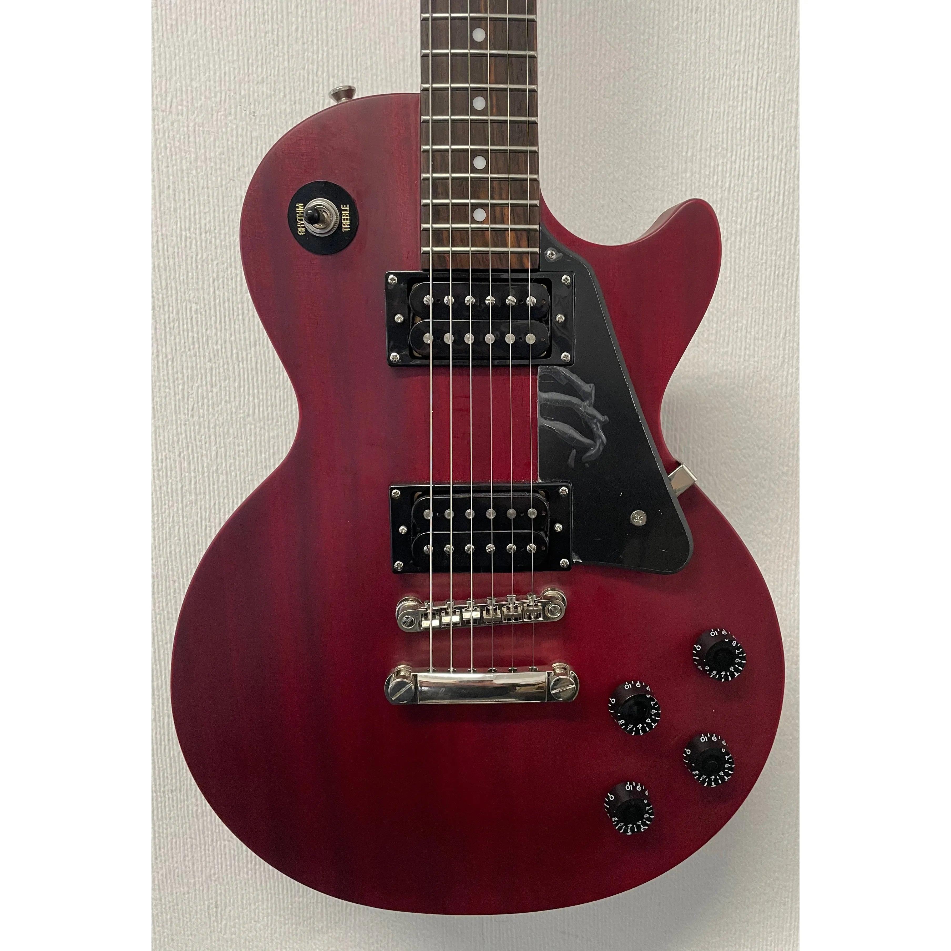 Epiphone Les Paul Studio in Satin Red with Hardcase Pre-Owned