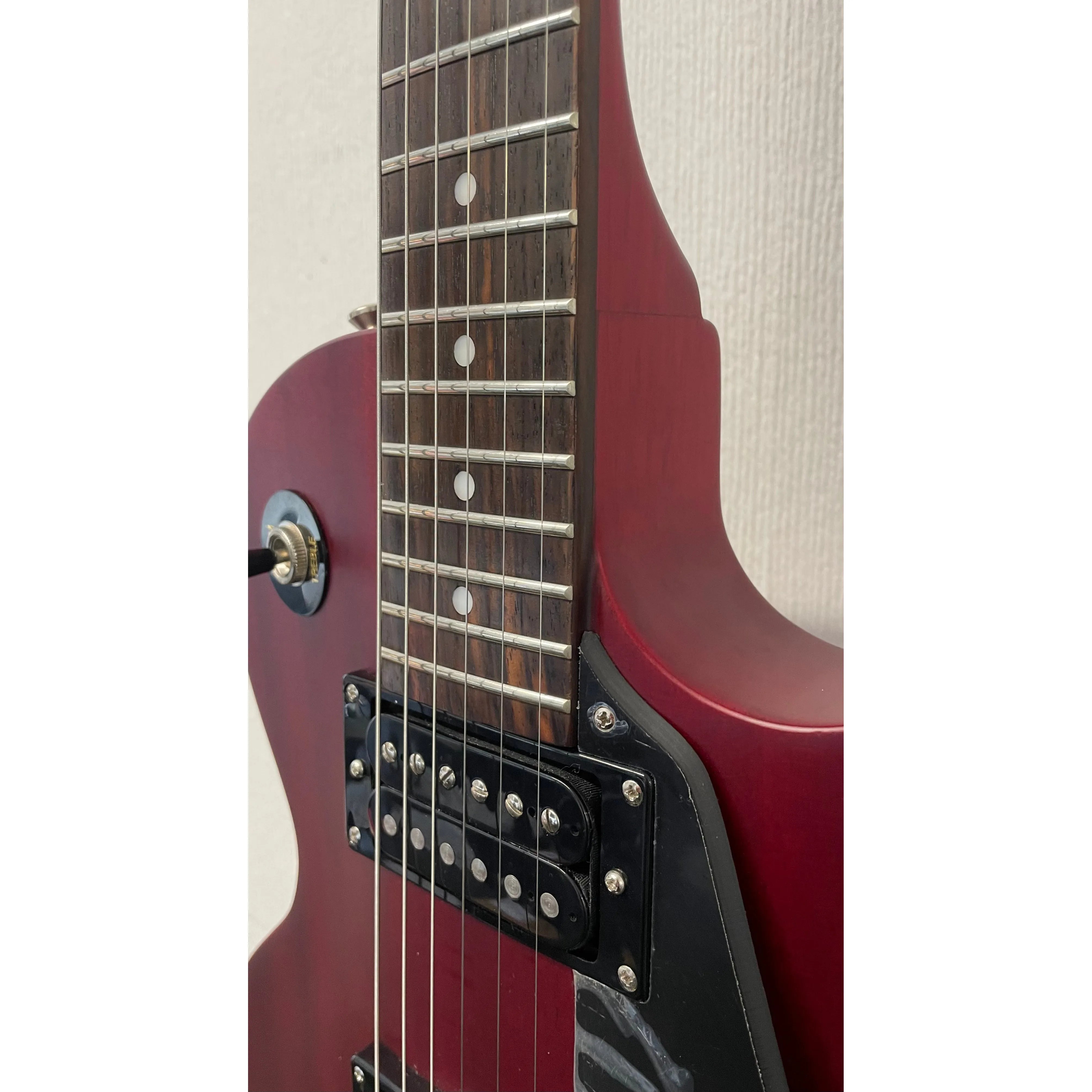 Epiphone Les Paul Studio in Satin Red with Hardcase Pre-Owned