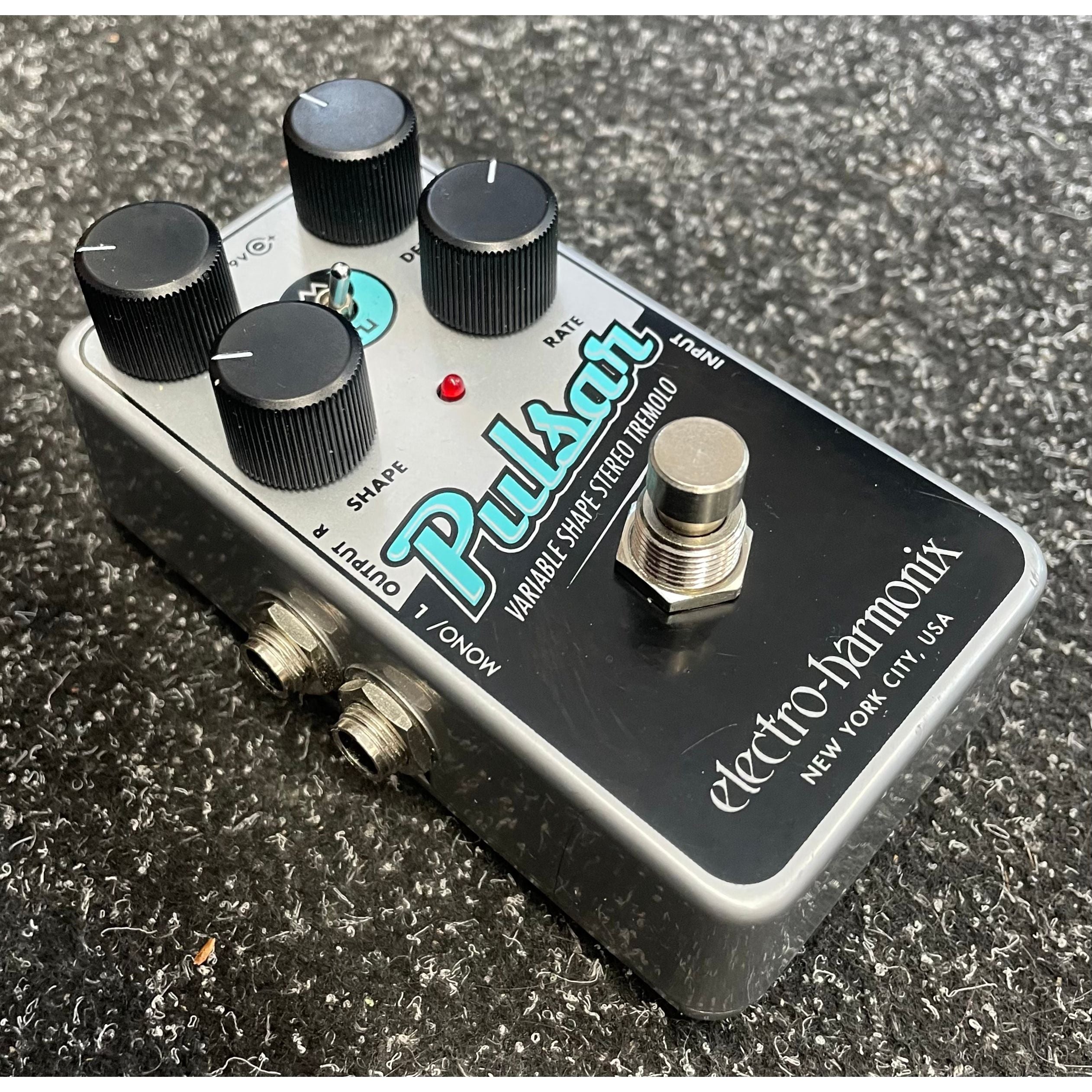 Electro Harmonix Nano Pulsar Variable Shape Stereo Tremolo Pedal Pre-Owned
