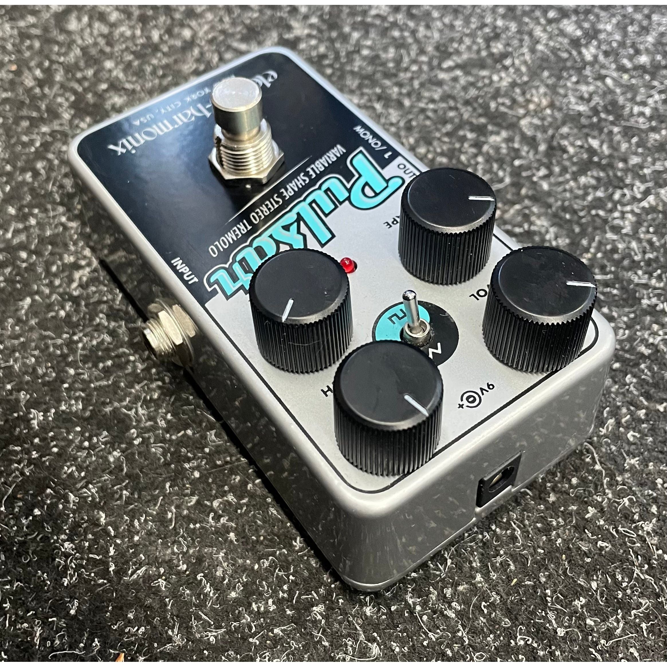 Electro Harmonix Nano Pulsar Variable Shape Stereo Tremolo Pedal Pre-Owned