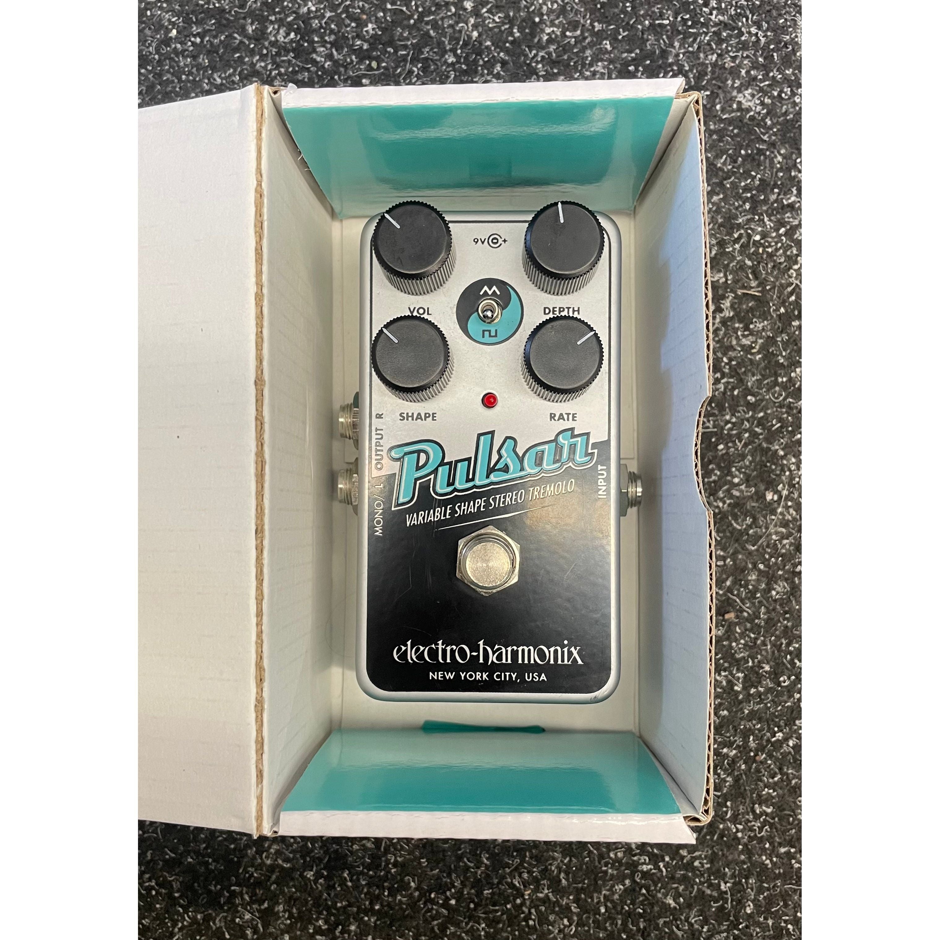Electro Harmonix Nano Pulsar Variable Shape Stereo Tremolo Pedal Pre-Owned