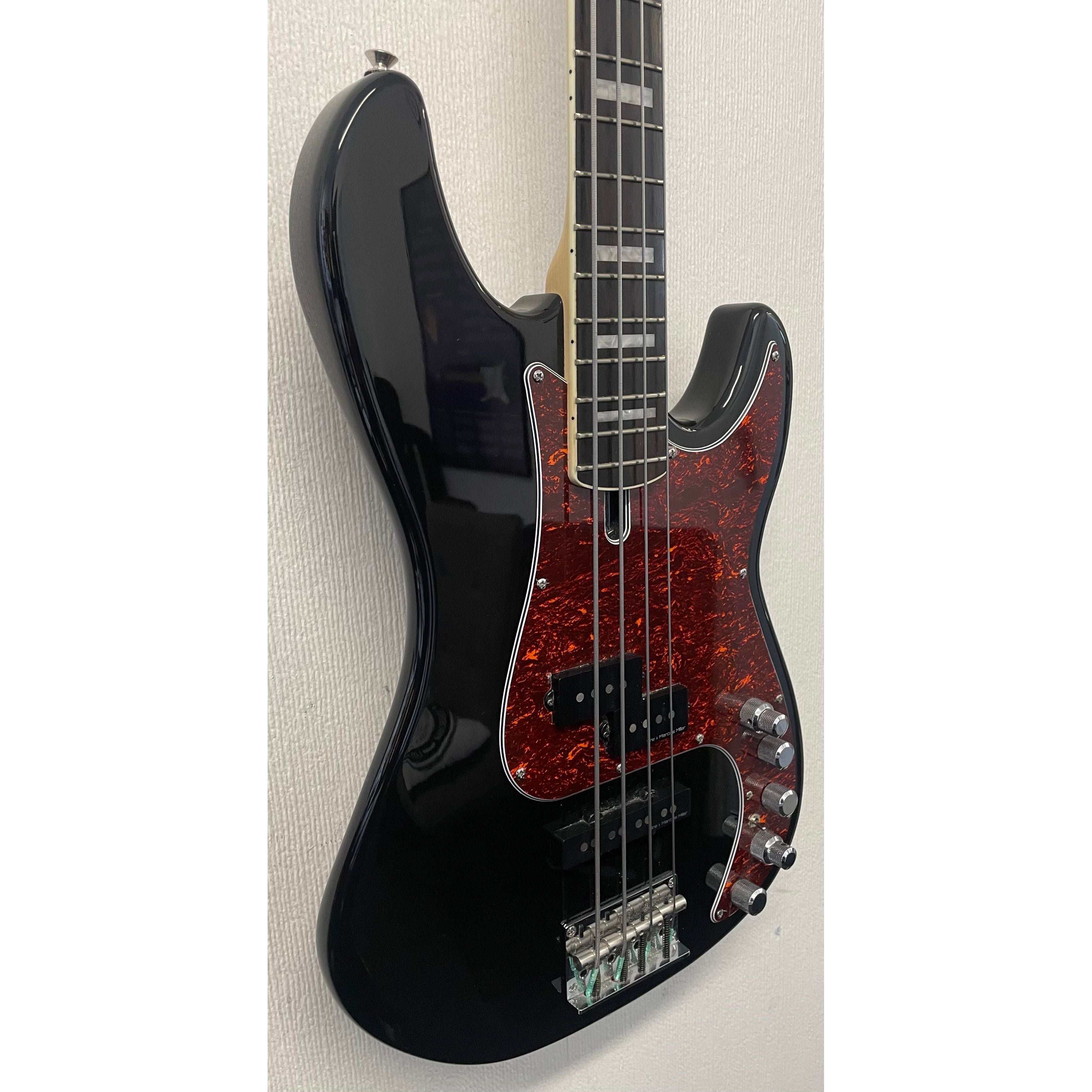 Sire X Marcus Miller P7 Passive/Active Electric Bass in Gloss Black Pre-Owned