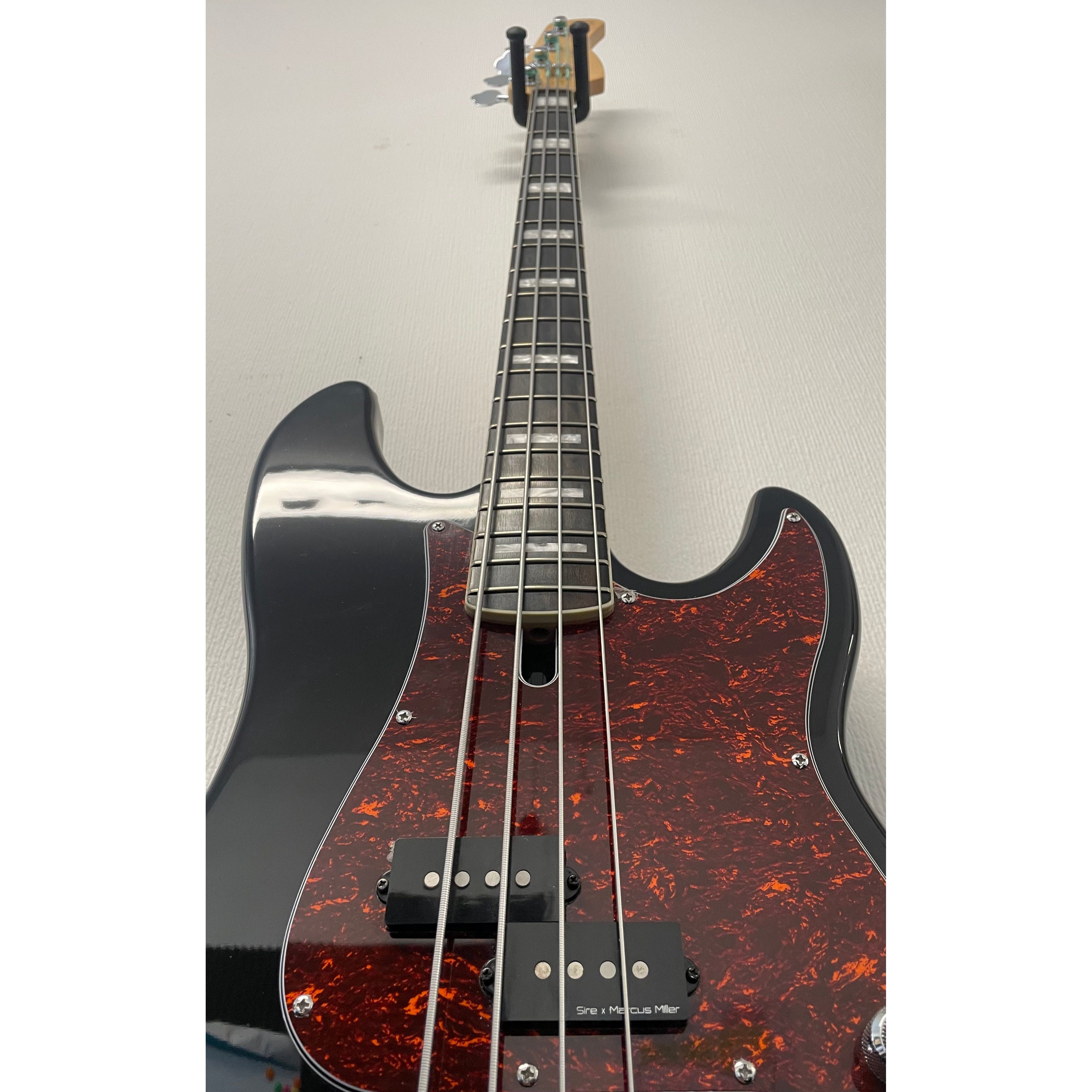 Sire X Marcus Miller P7 Passive/Active Electric Bass in Gloss Black Pre-Owned