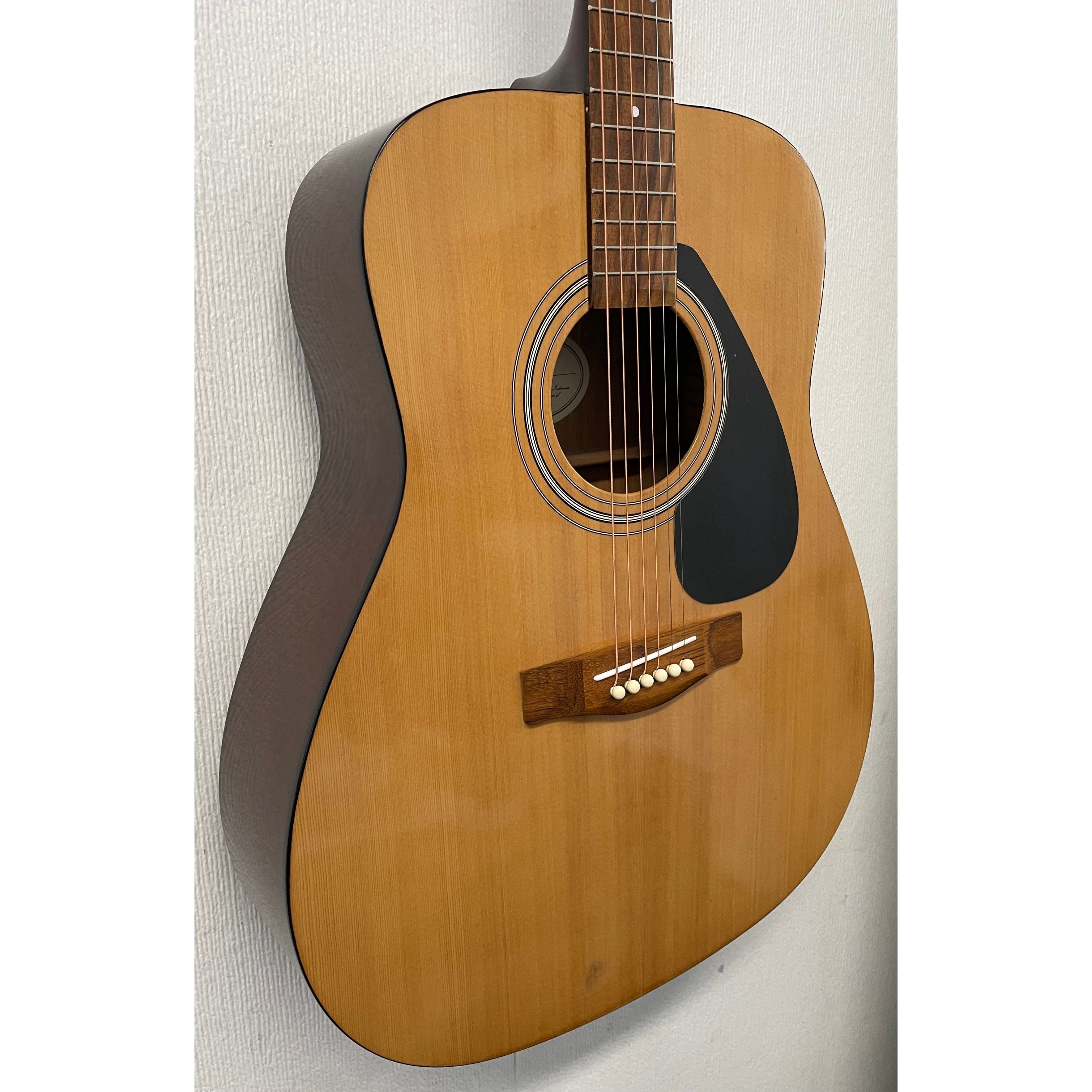 Yamaha F310 Dreadnought Acoustic Guitar in Natural Pre-Owned