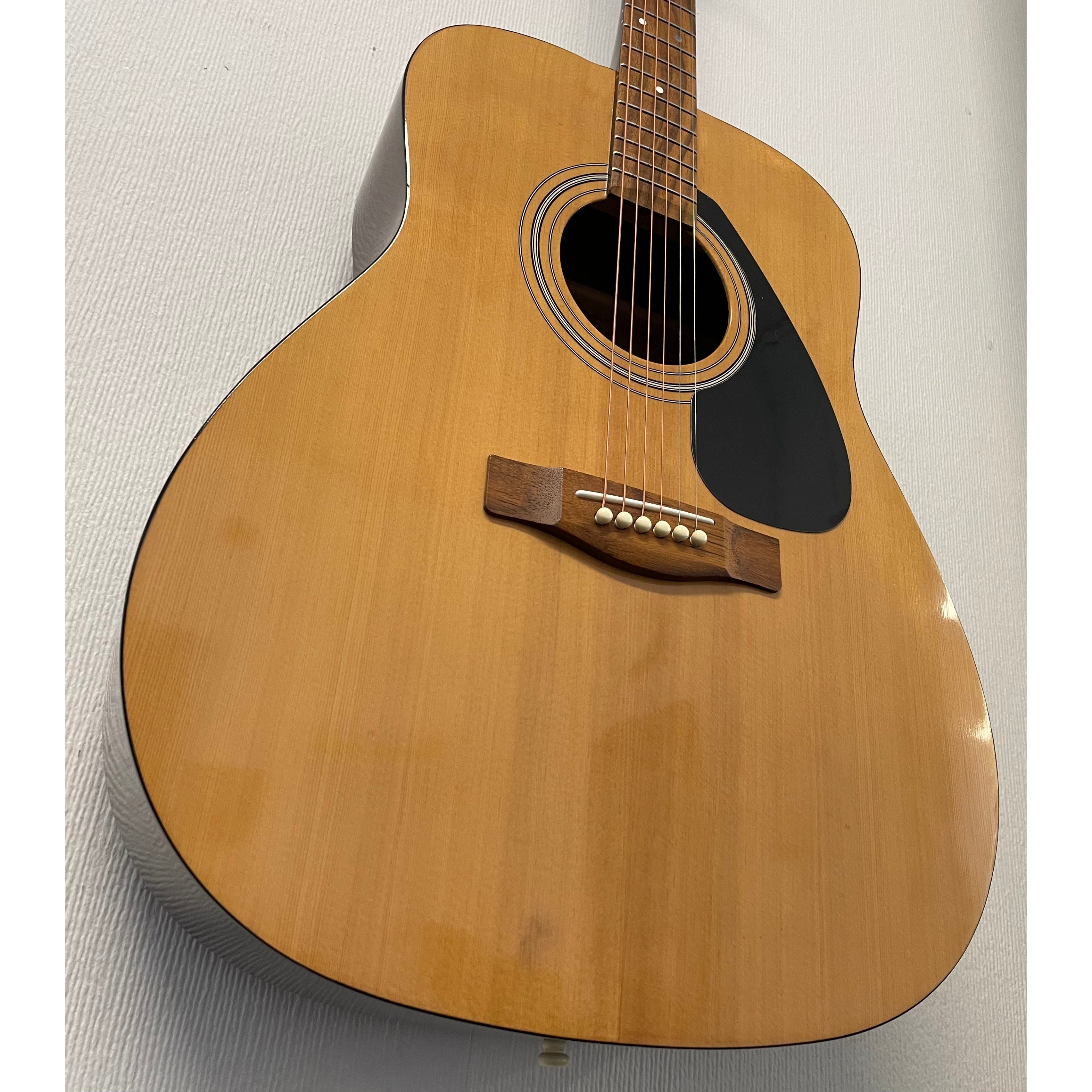 Yamaha F310 Dreadnought Acoustic Guitar in Natural Pre-Owned