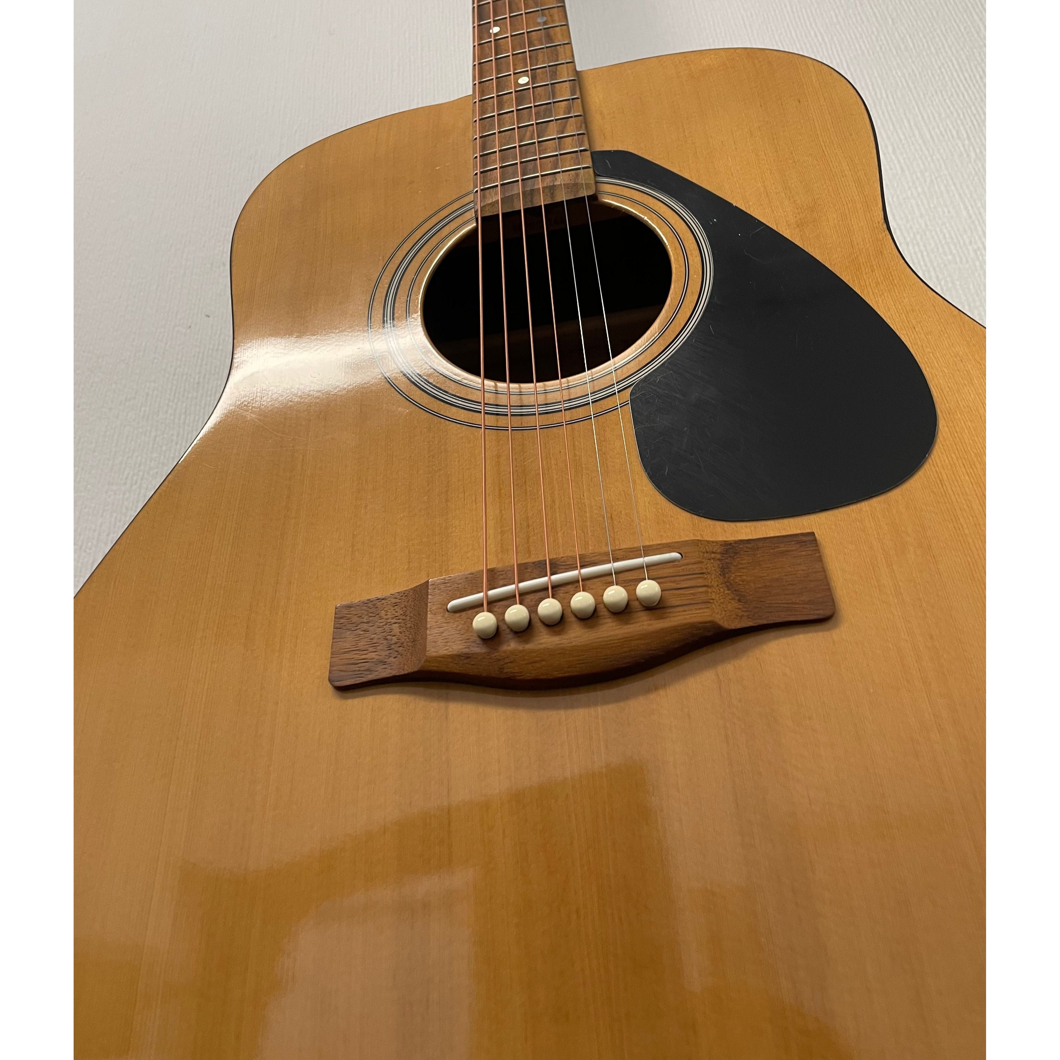 Yamaha F310 Dreadnought Acoustic Guitar in Natural Pre-Owned