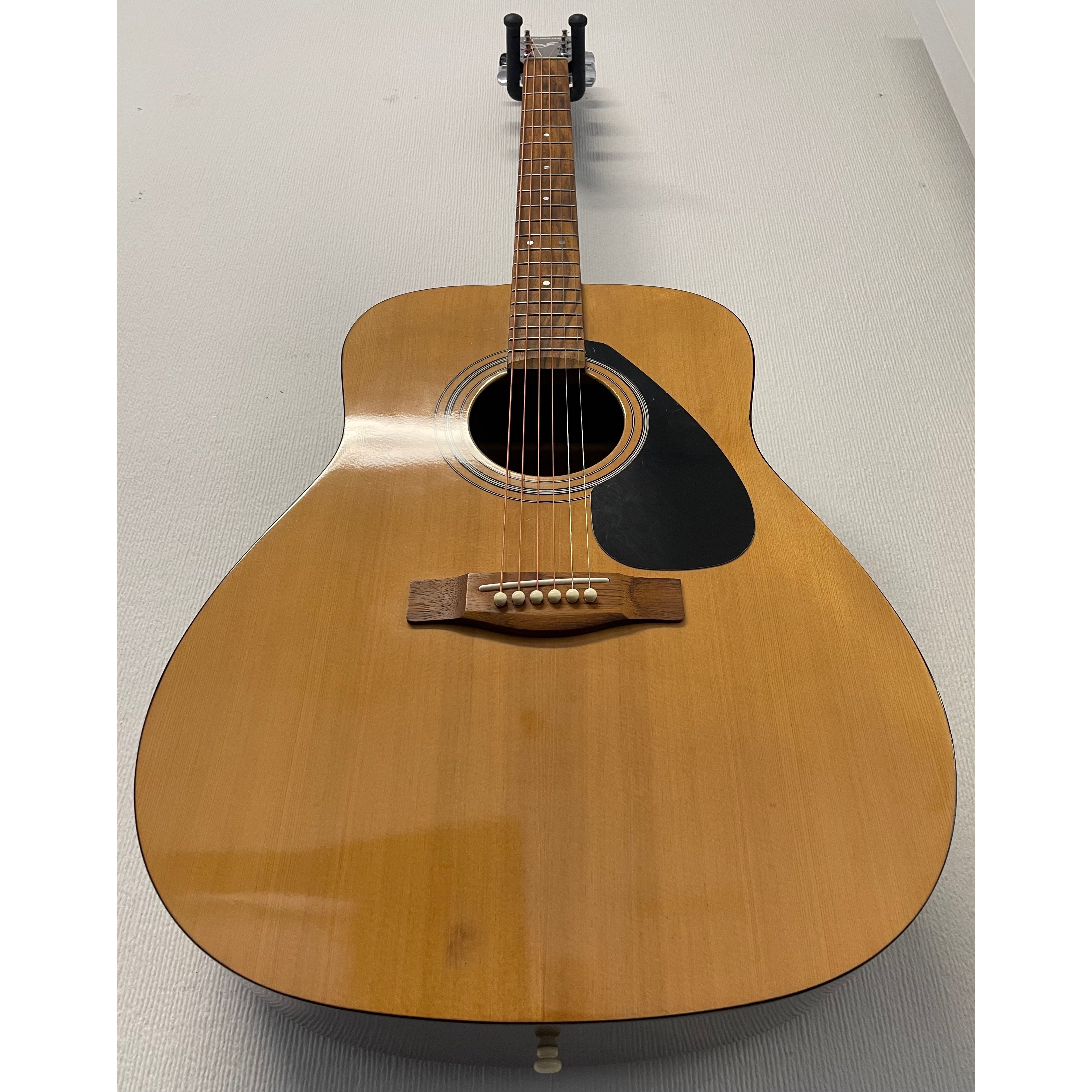 Yamaha F310 Dreadnought Acoustic Guitar in Natural Pre-Owned