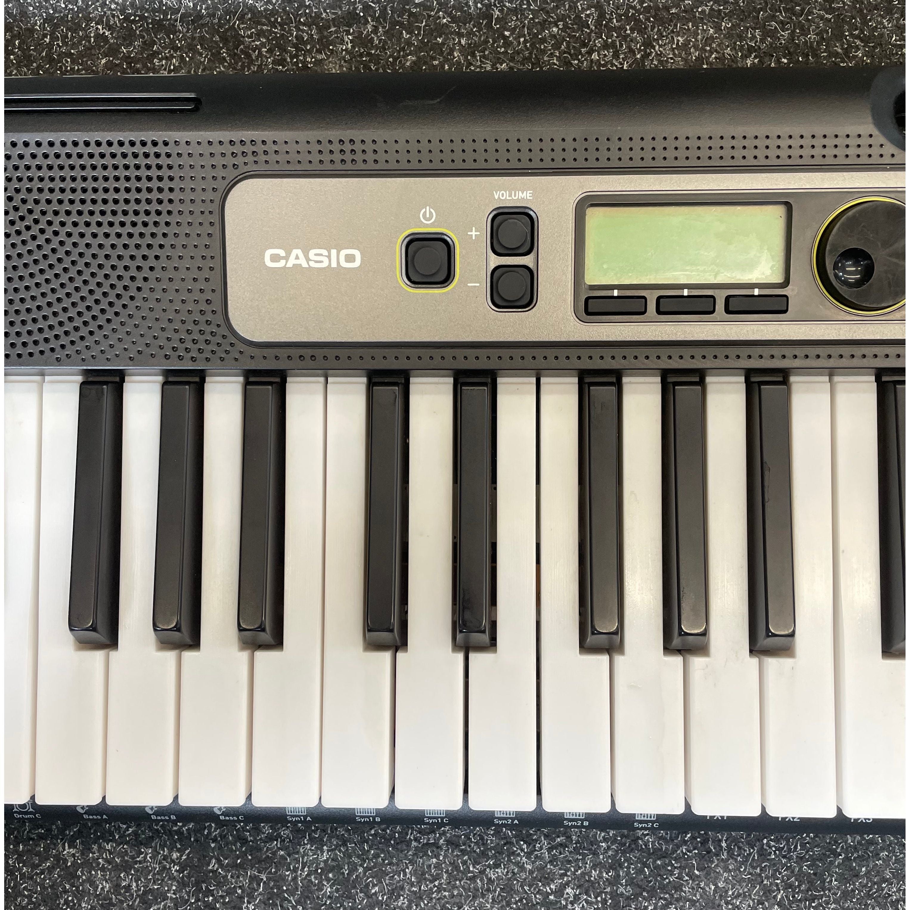 Casio LK-S250 61-Key Portable Keyboard Pre-Owned