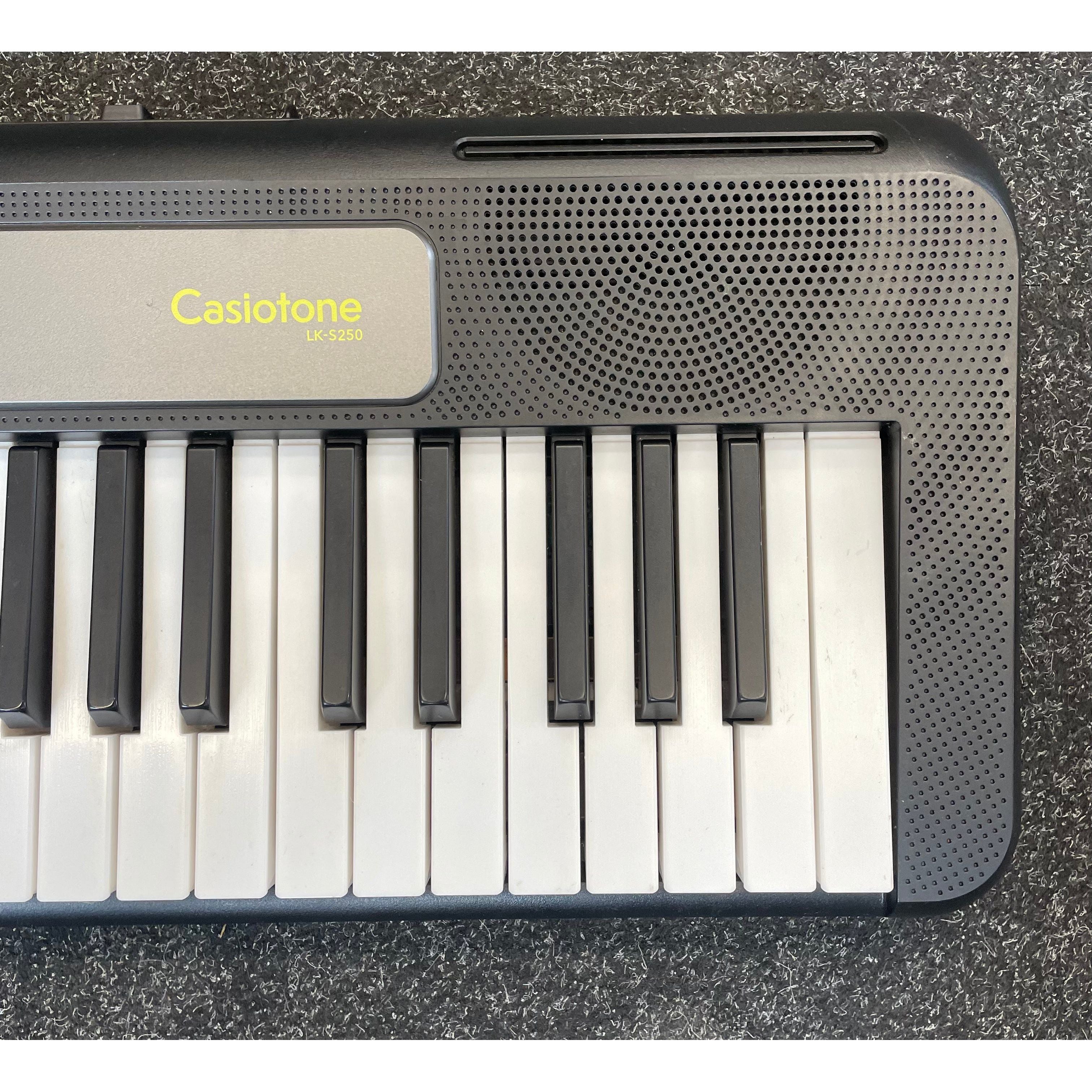 Casio LK-S250 61-Key Portable Keyboard Pre-Owned