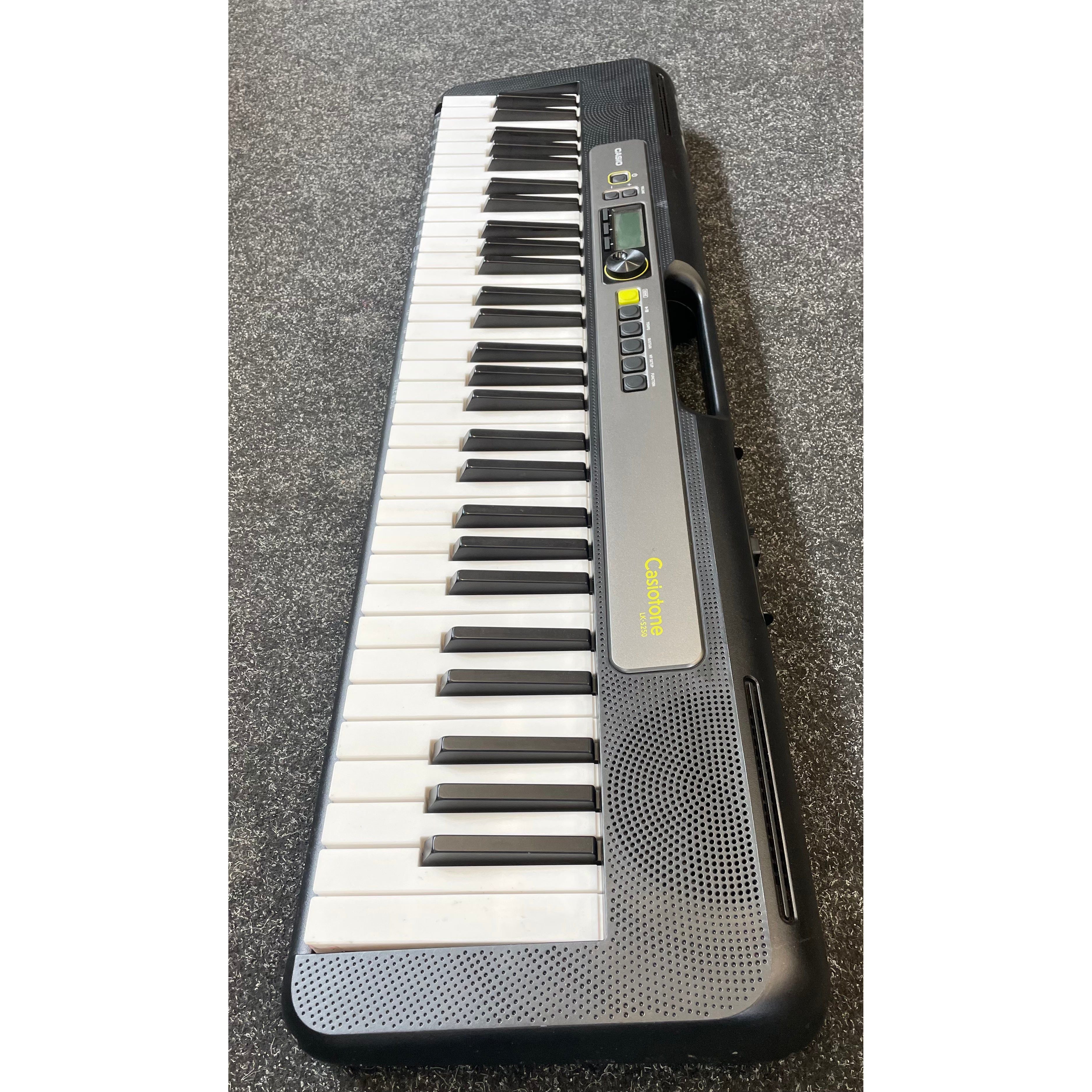 Casio LK-S250 61-Key Portable Keyboard Pre-Owned