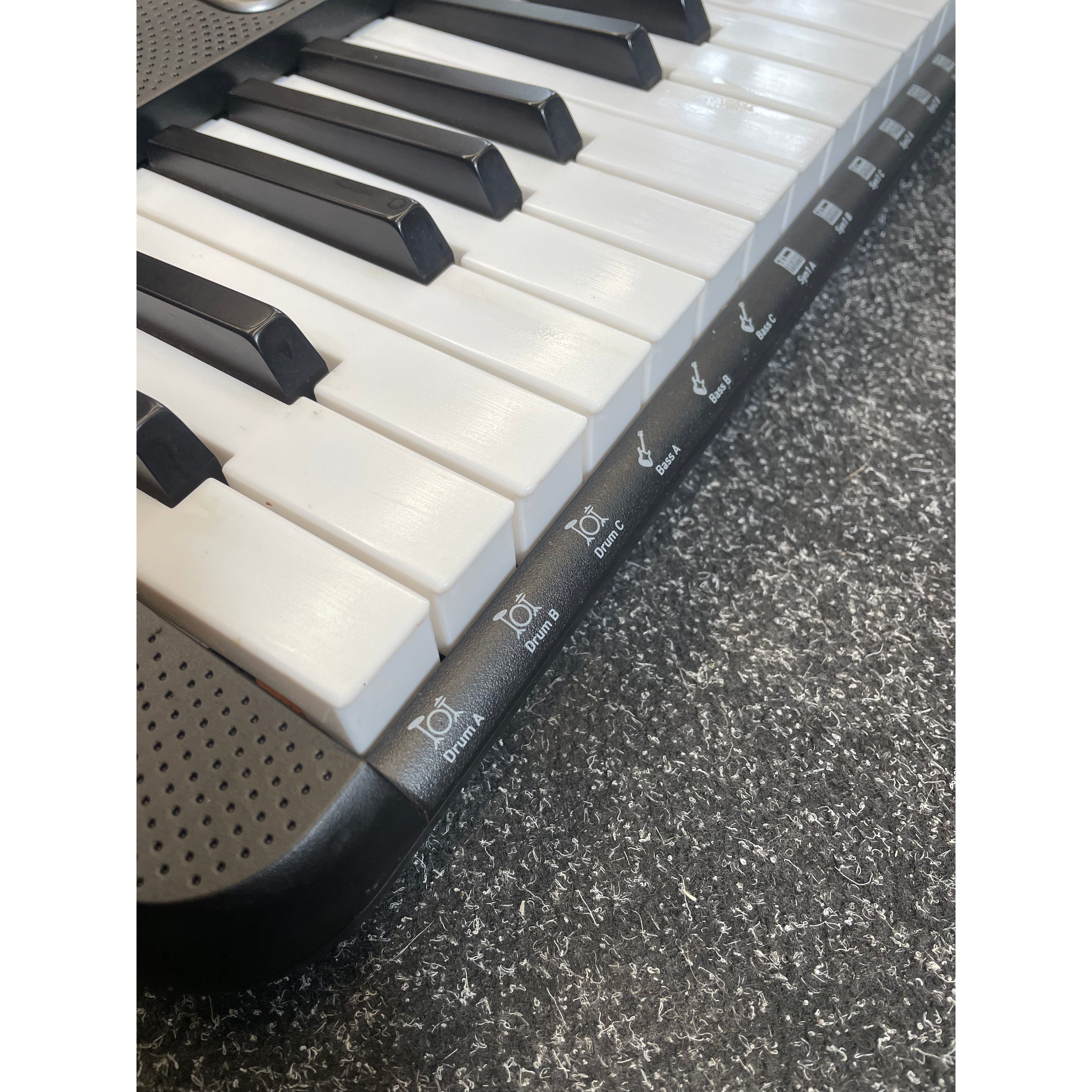 Casio LK-S250 61-Key Portable Keyboard Pre-Owned
