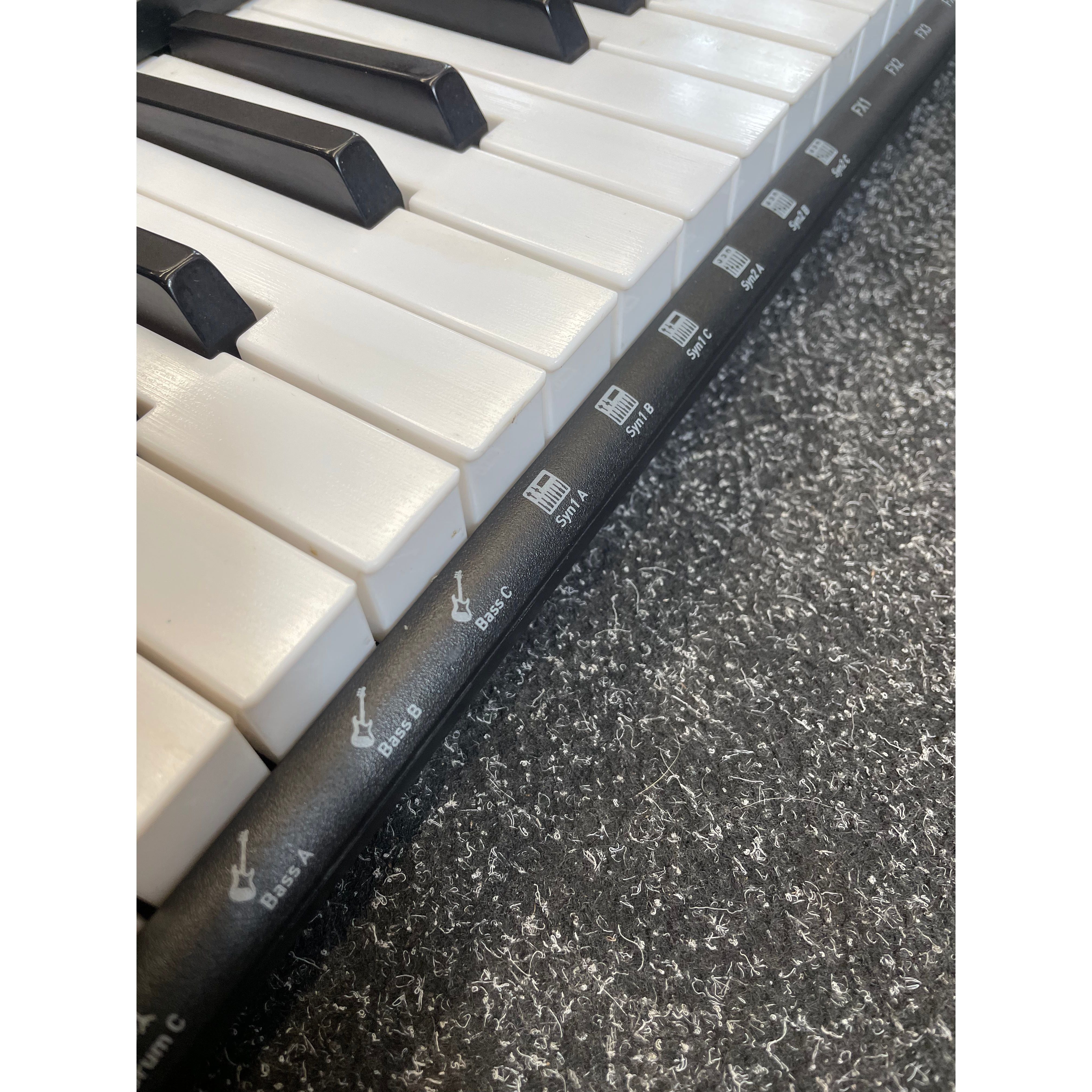 Casio LK-S250 61-Key Portable Keyboard Pre-Owned