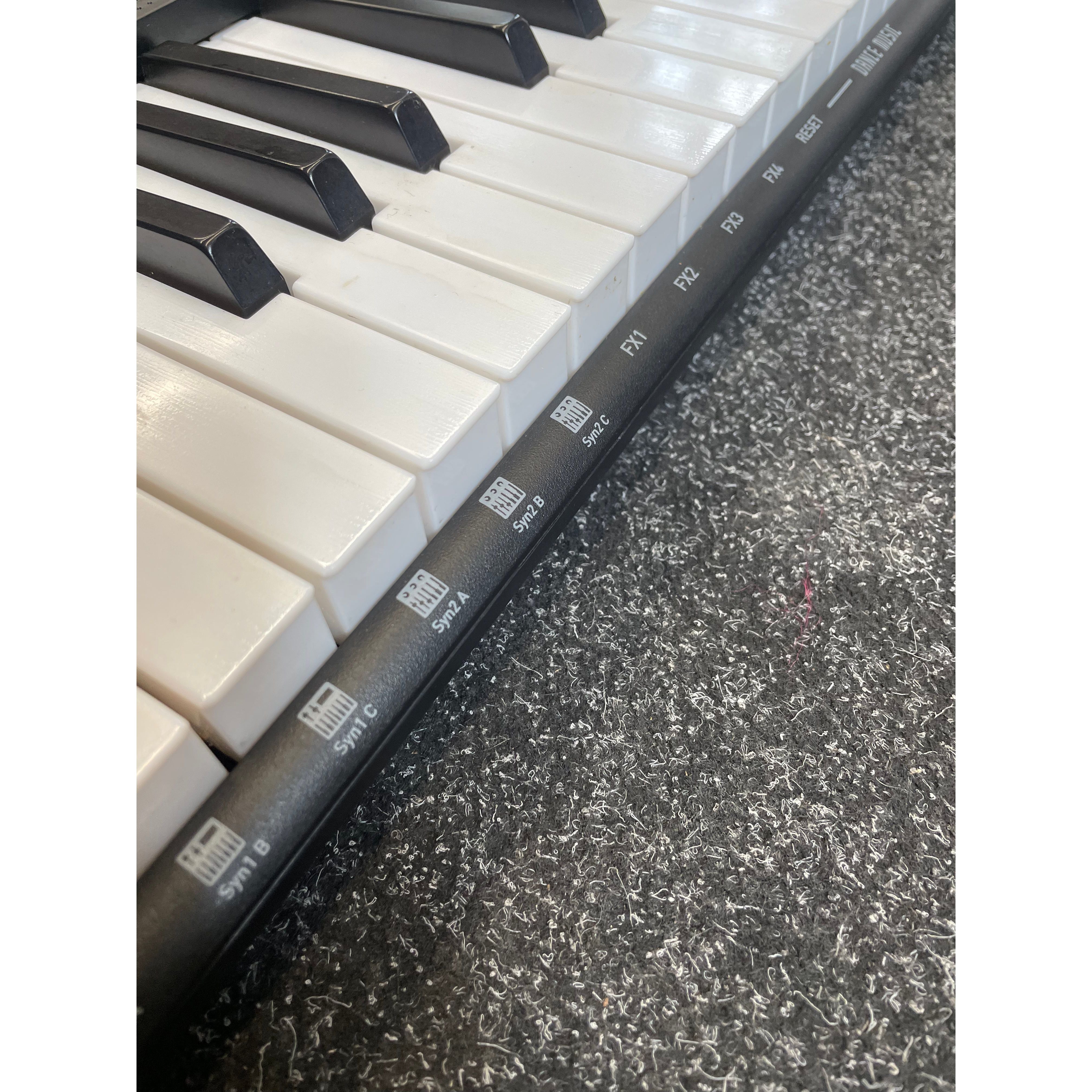 Casio LK-S250 61-Key Portable Keyboard Pre-Owned