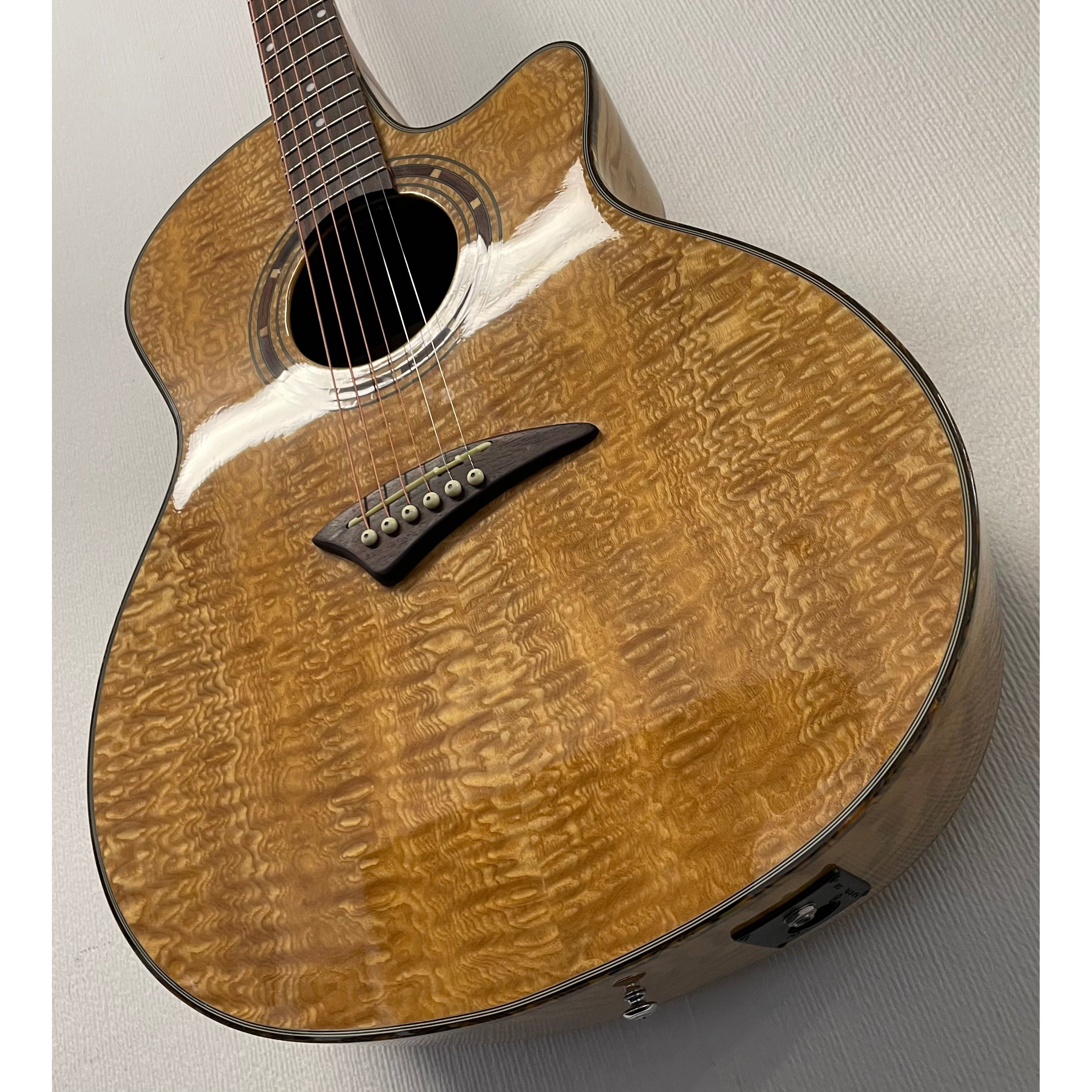 Dean EGA-GN Exotica Quilted Ash Electro Acoustic Guitar Pre-Owned