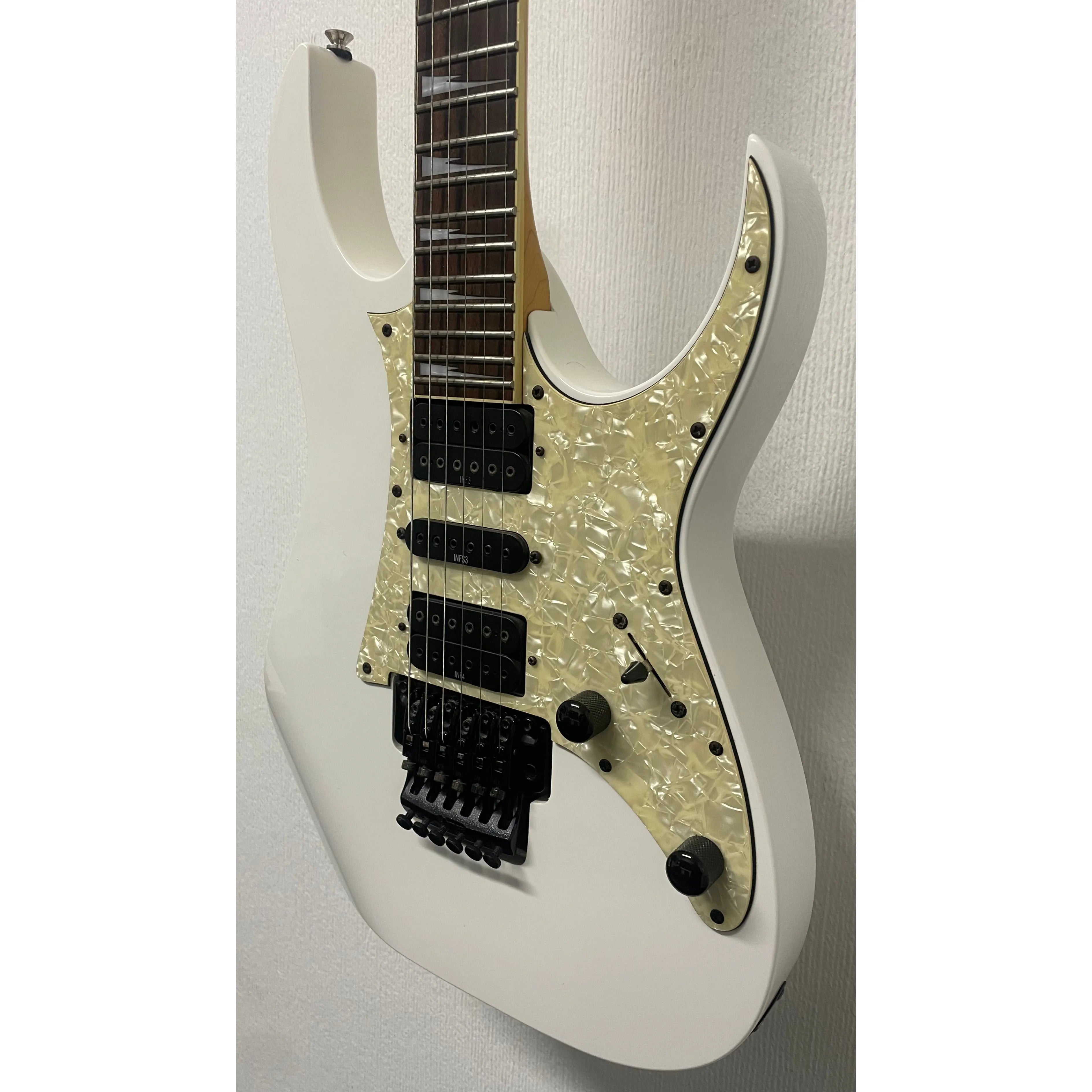 Ibanez RG350DX RG Series Electric Guitar in White with Gigbag Pre-Owned