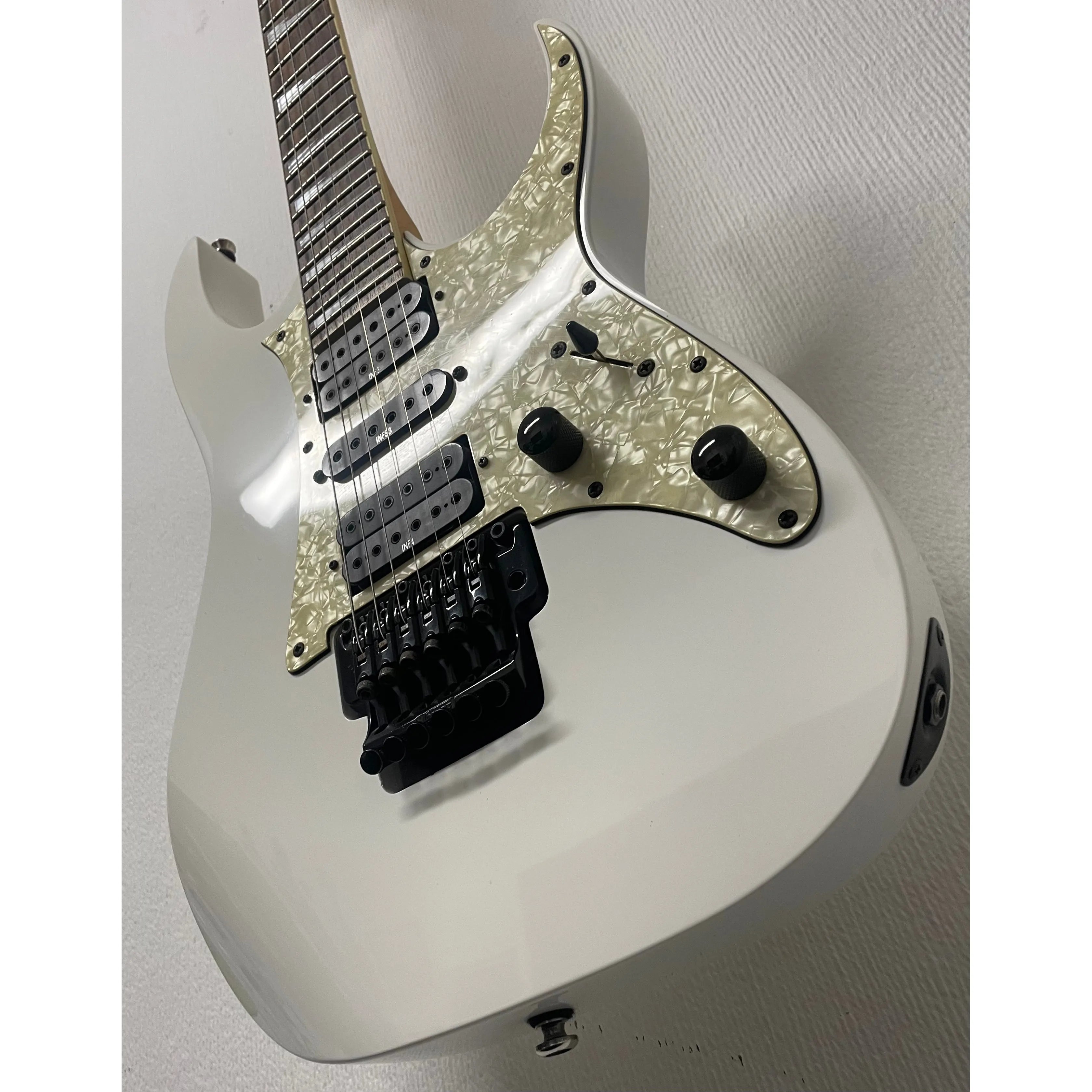 Ibanez RG350DX RG Series Electric Guitar in White with Gigbag Pre-Owned