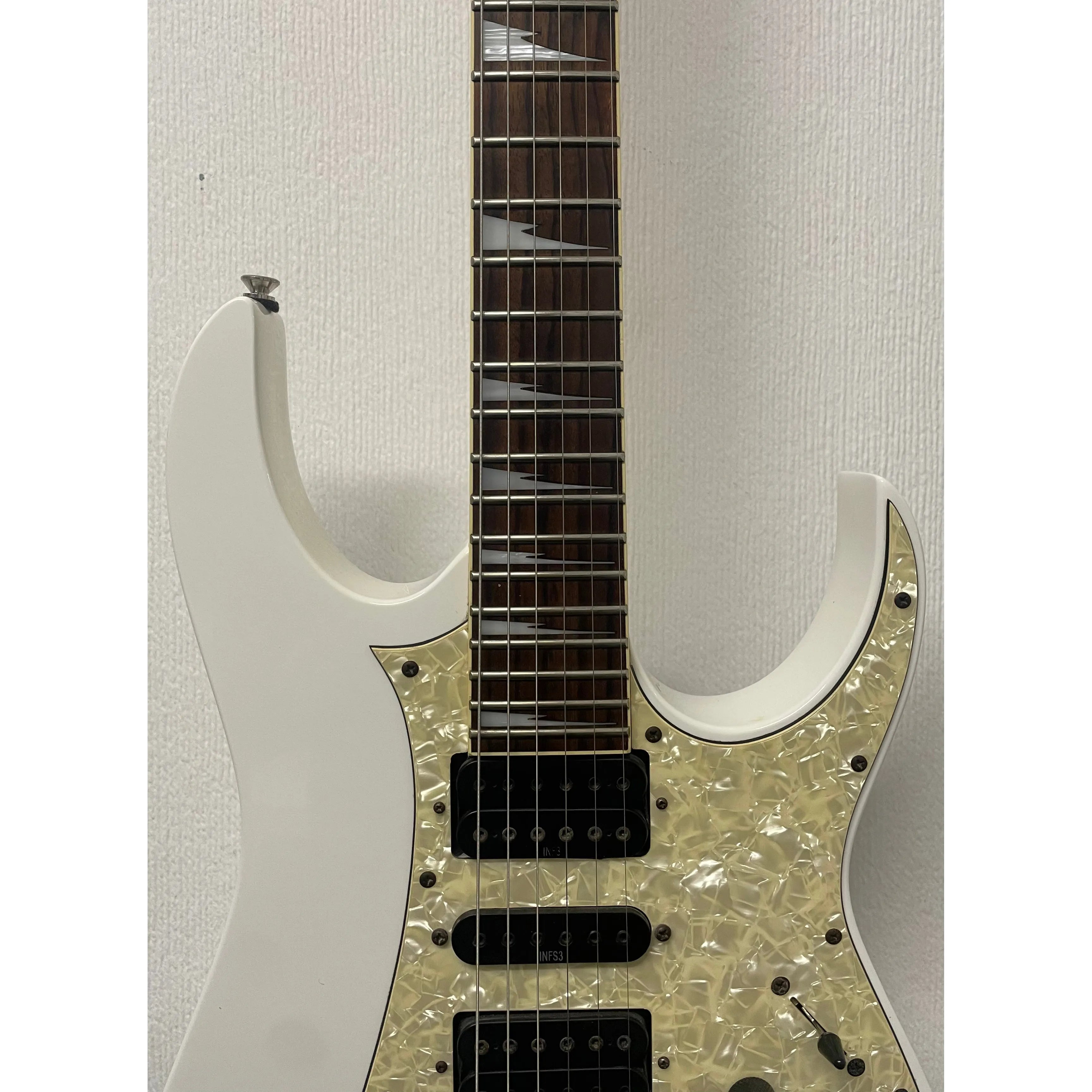 Ibanez RG350DX RG Series Electric Guitar in White with Gigbag Pre Ibanez RG350DX RG Series Electric Guitar in White with Gigbag Pre