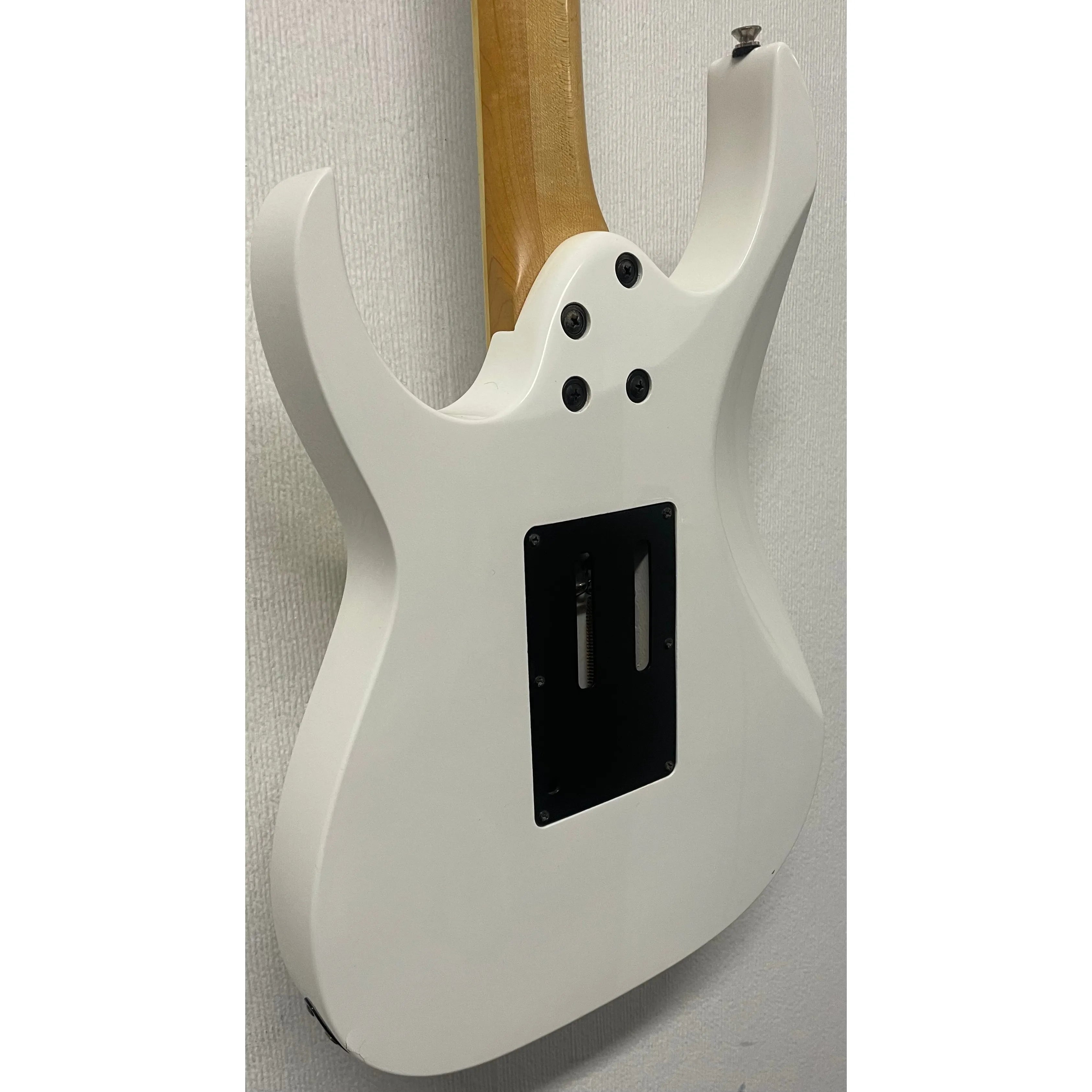 Ibanez RG350DX RG Series Electric Guitar in White with Gigbag Pre Ibanez RG350DX RG Series Electric Guitar in White with Gigbag Pre