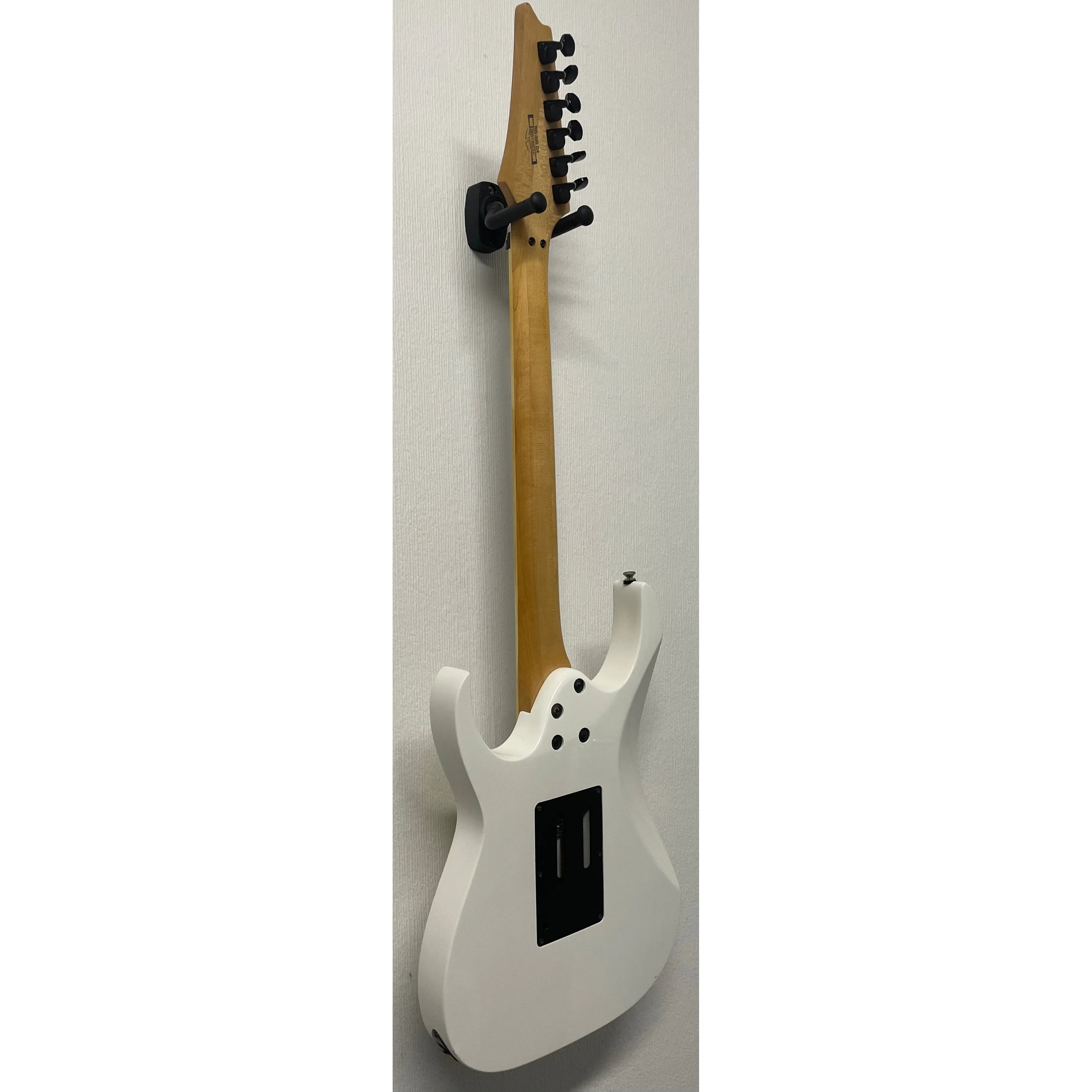 Ibanez RG350DX RG Series Electric Guitar in White with Gigbag Pre Ibanez RG350DX RG Series Electric Guitar in White with Gigbag Pre