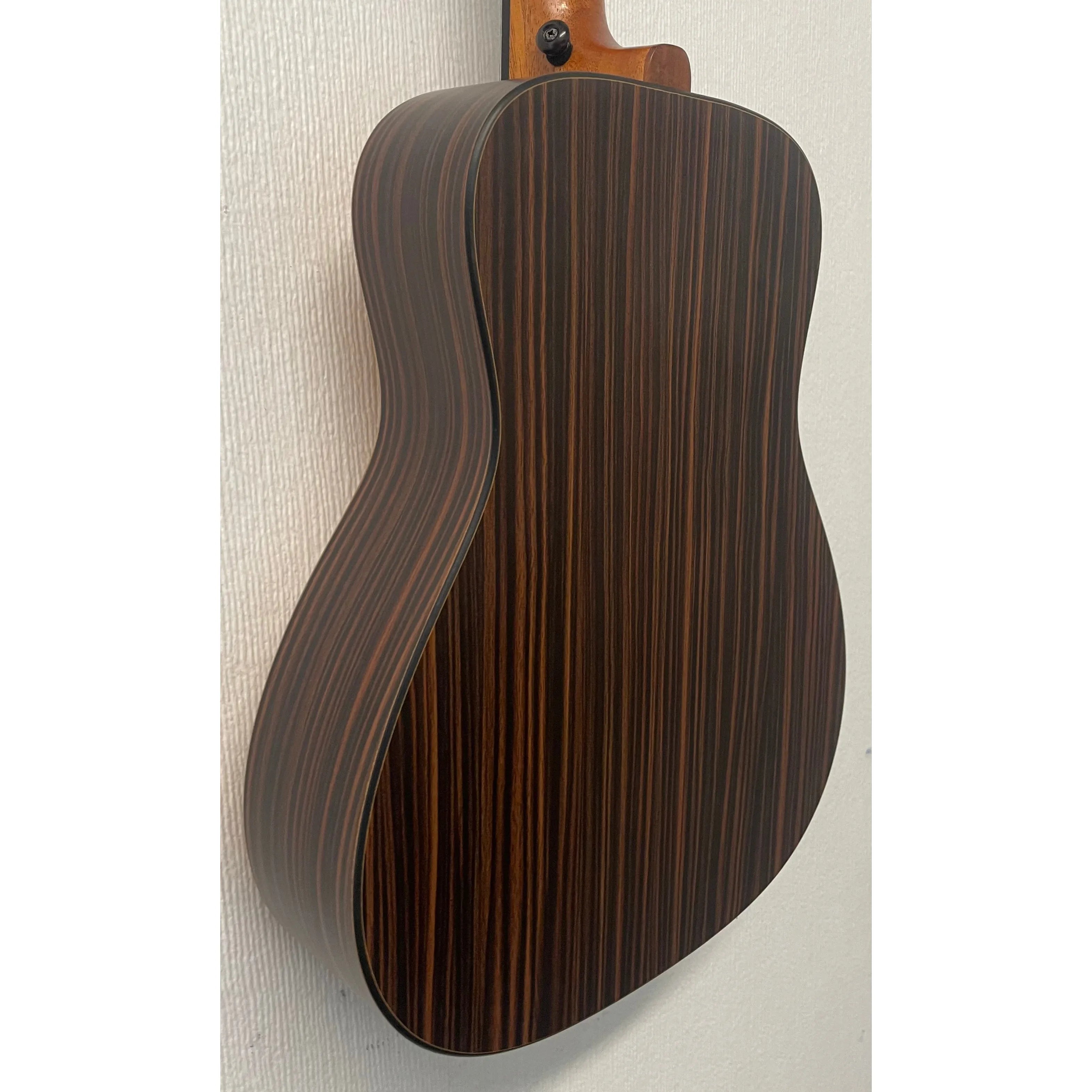 Enya EB-X1 Pro EQ Electro Acoustic Self Amplifying Guitar in Natural Pre-Owned