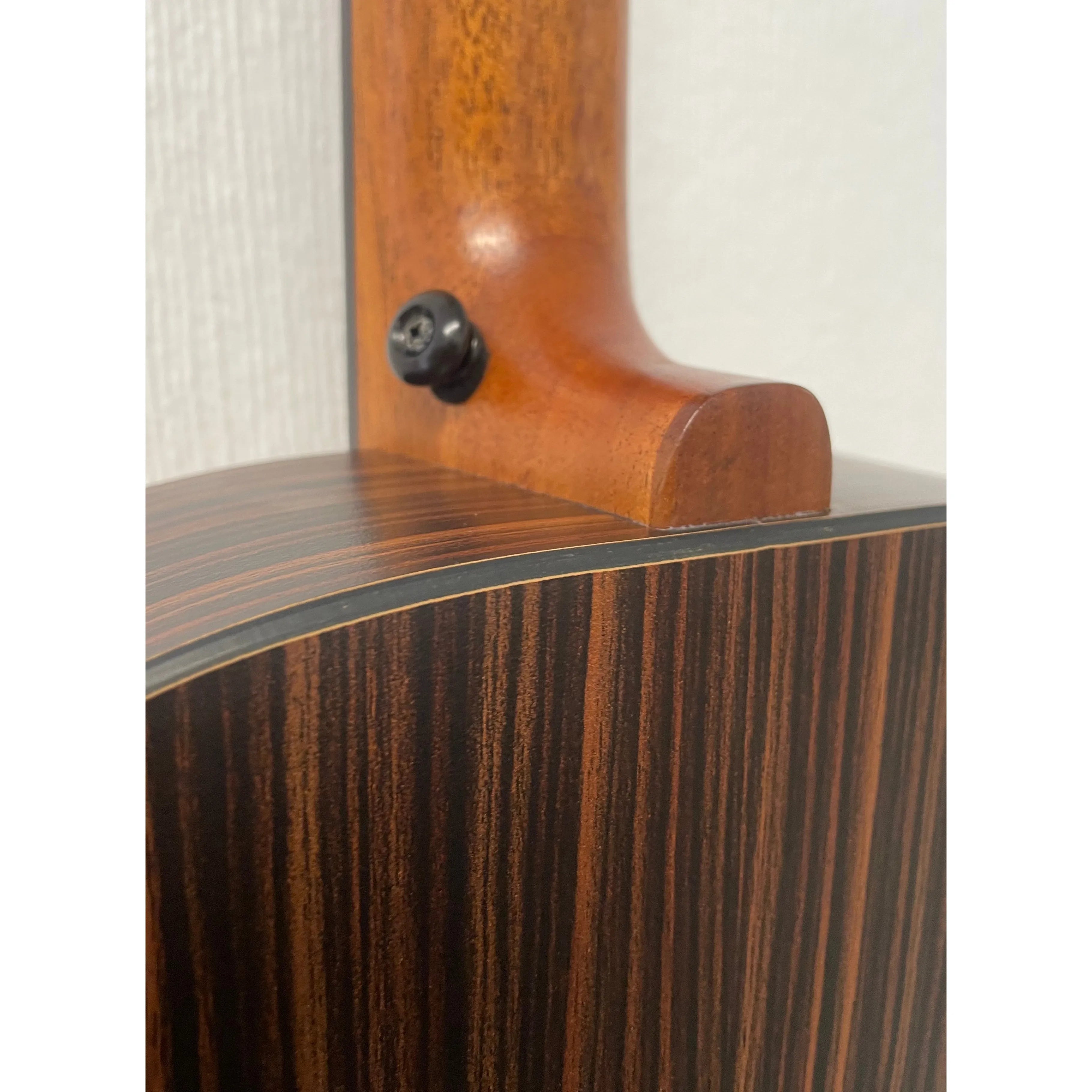 Enya EB-X1 Pro EQ Electro Acoustic Self Amplifying Guitar in Natural Pre-Owned