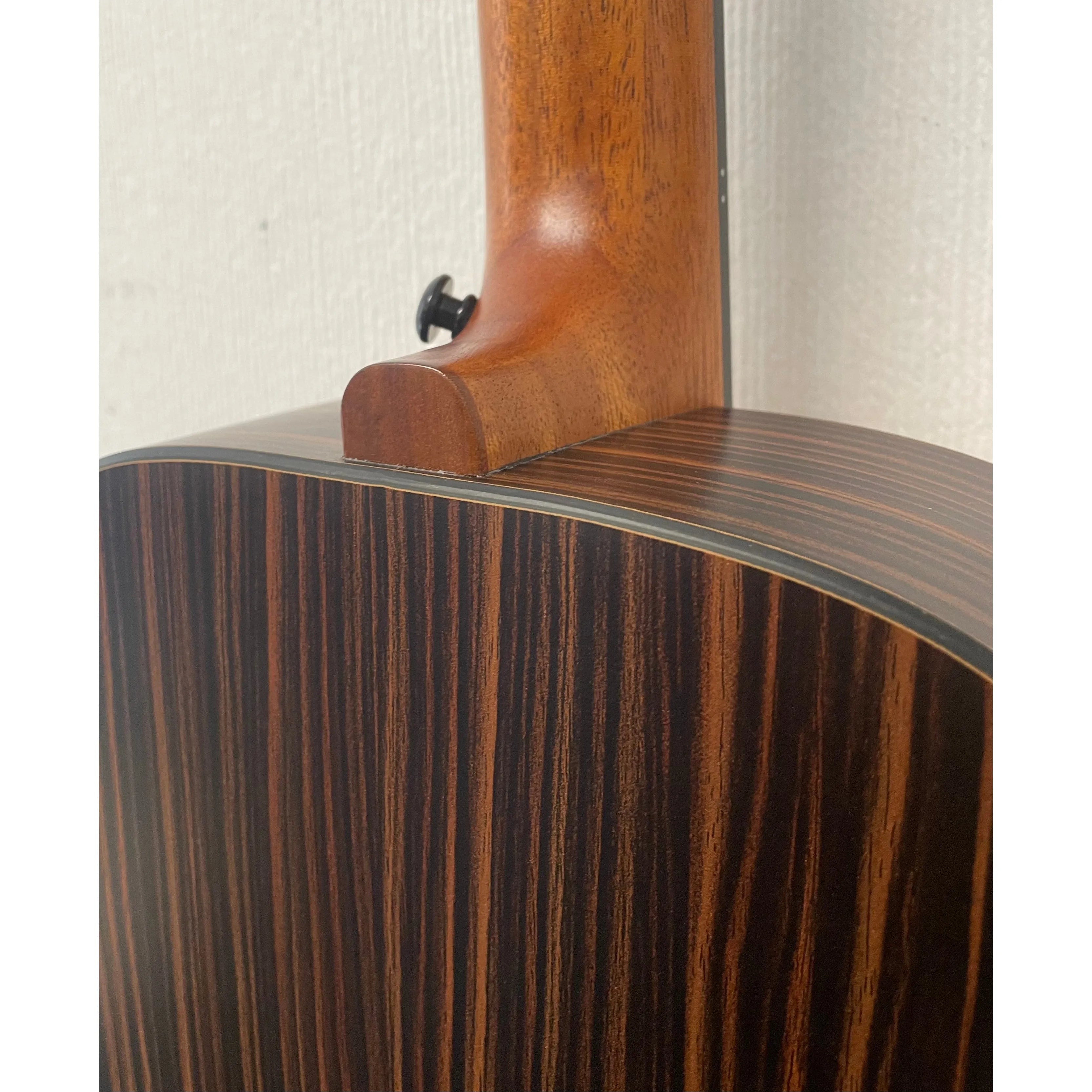 Enya EB-X1 Pro EQ Electro Acoustic Self Amplifying Guitar in Natural Pre-Owned