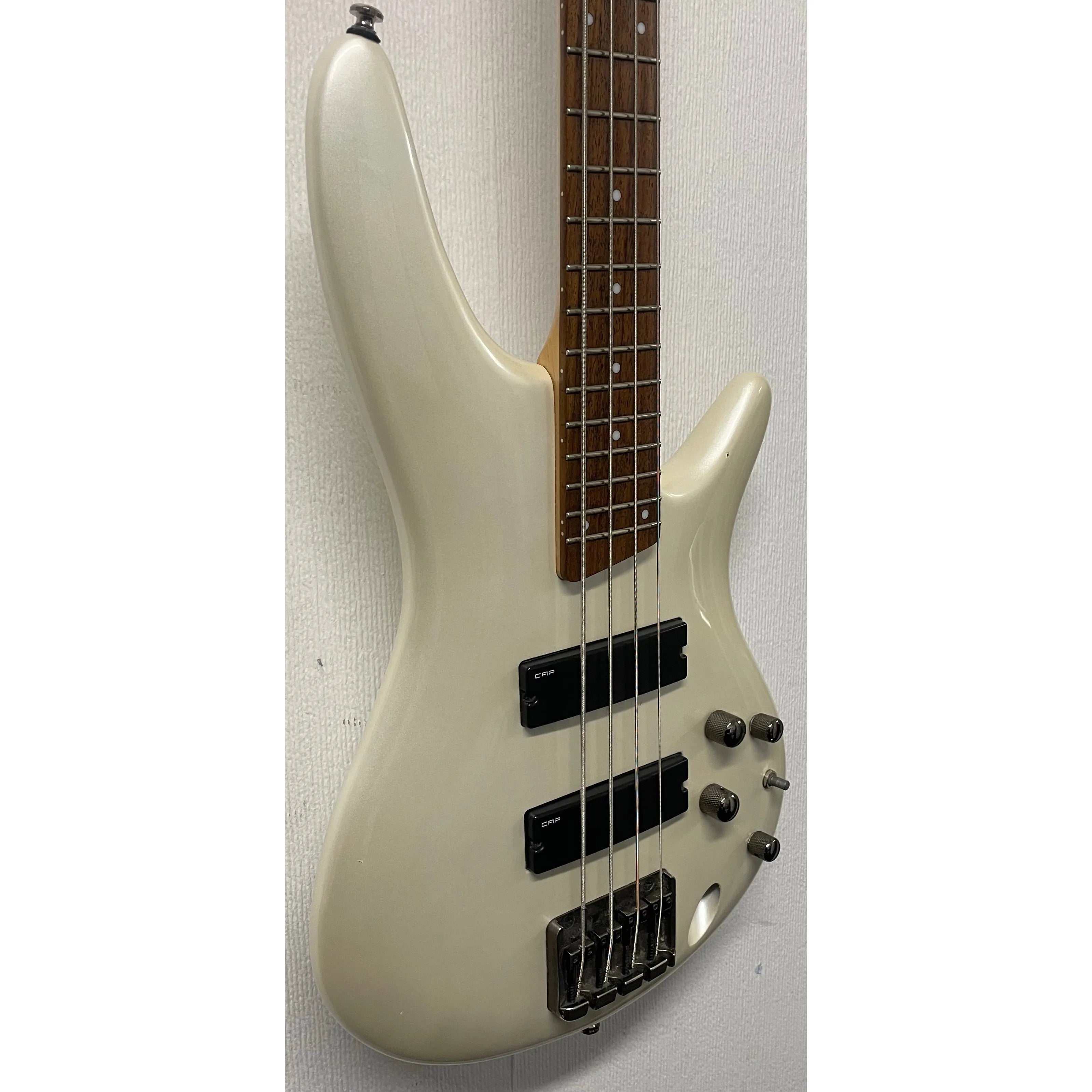 Ibanez SR300E Active Bass Guitar in Pearl White Pre-Owned