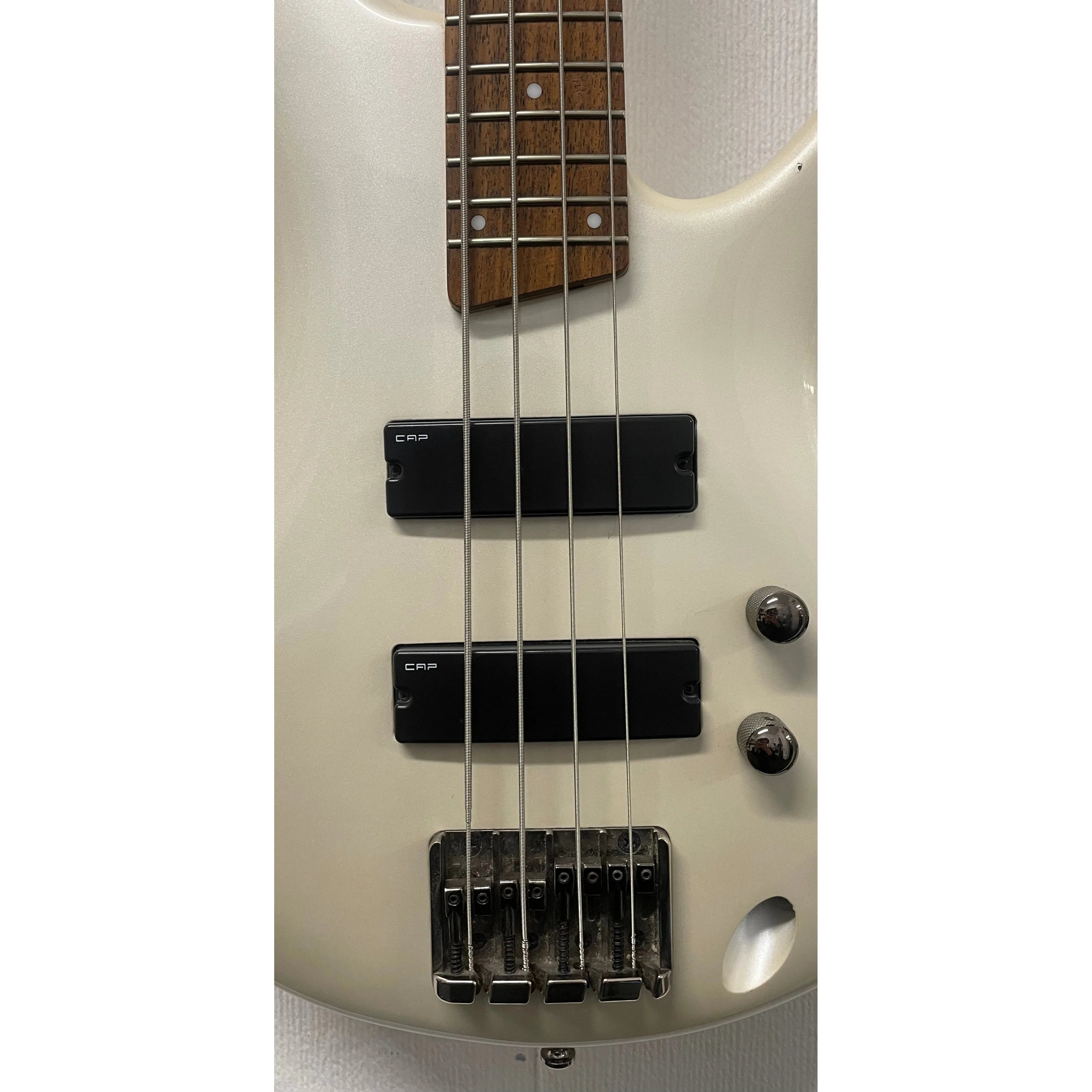 Ibanez SR300E Active Bass Guitar in Pearl White Pre-Owned