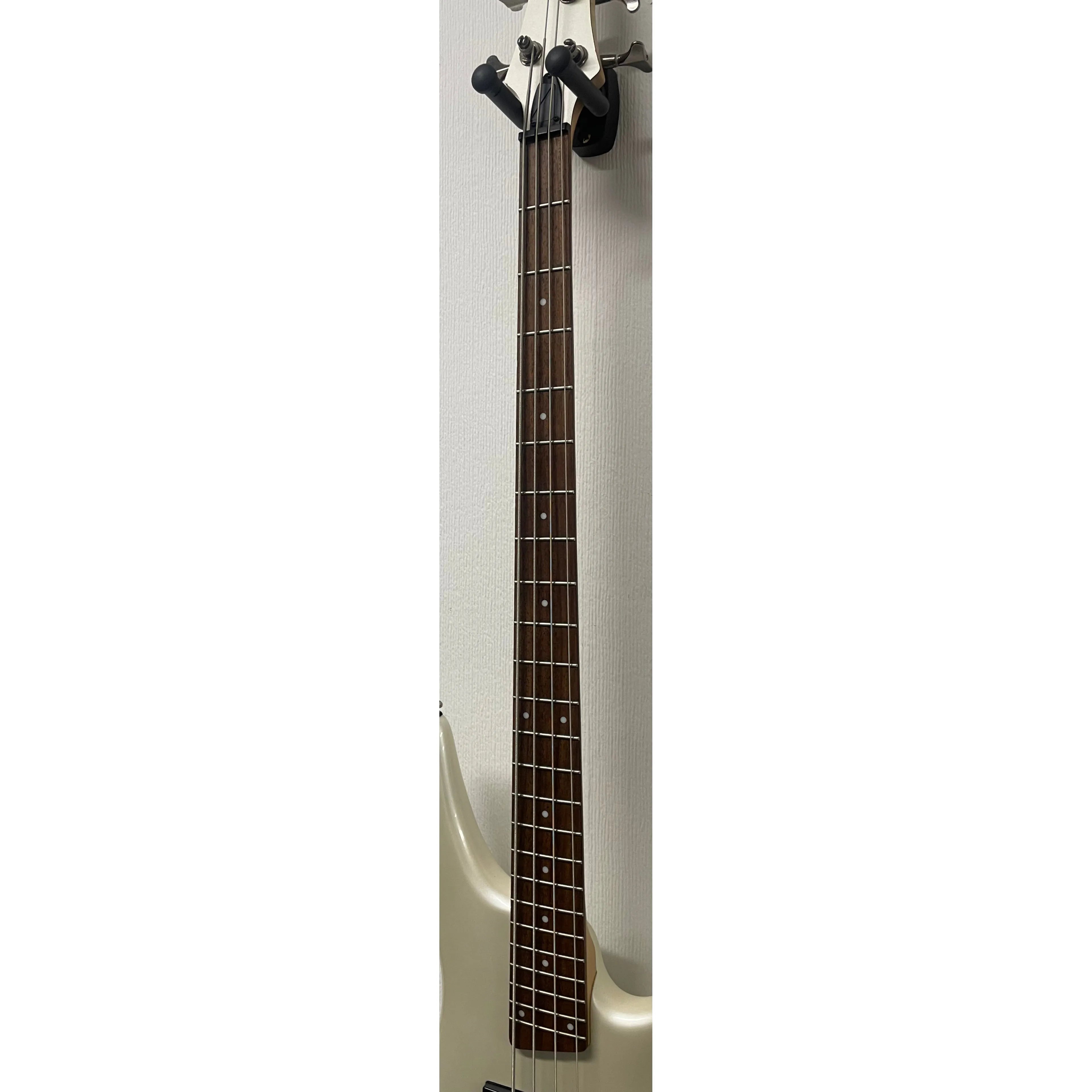 Ibanez SR300E Active Bass Guitar in Pearl White Pre-Owned