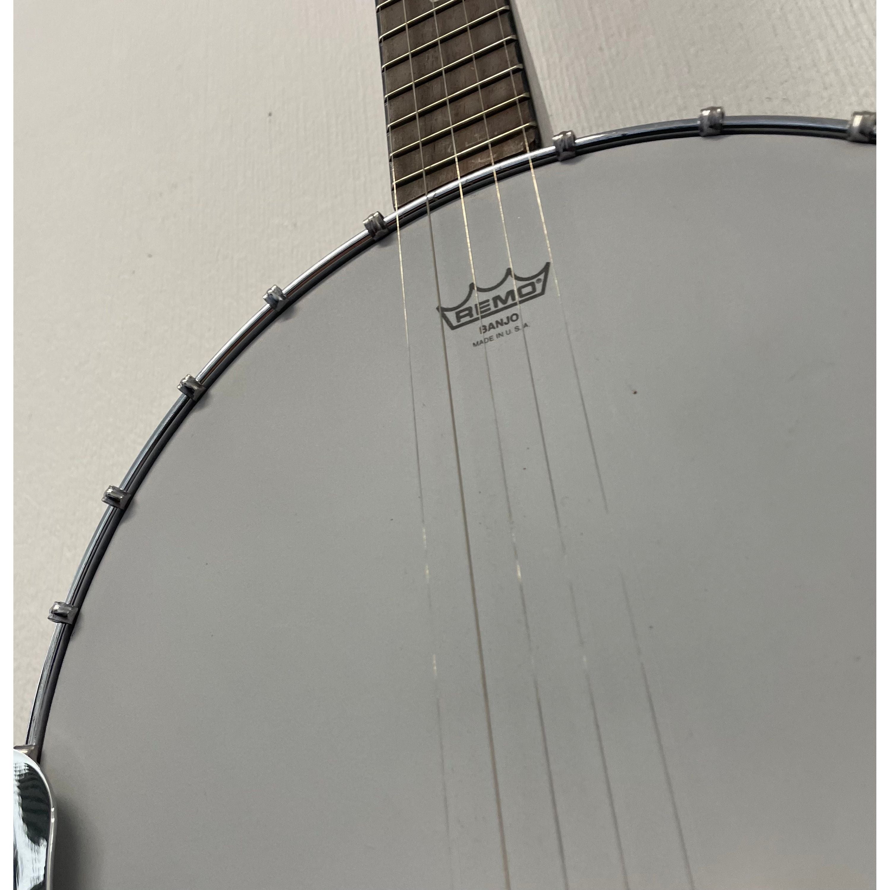 Ozark 5 String Closed Back Banjo in Sunburst Pre-Owned
