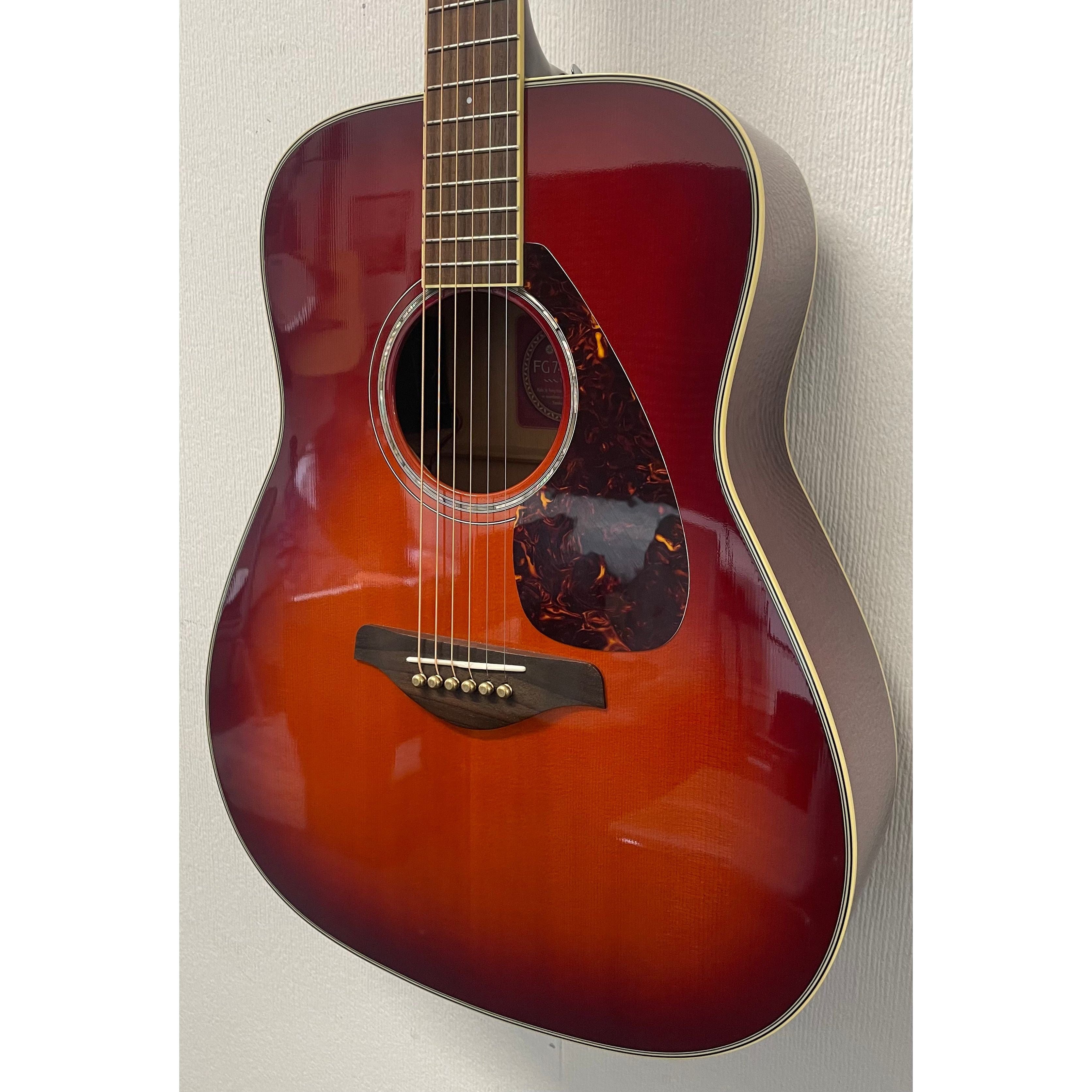 Yamaha FG740SFM Flamed Maple Dreadnought Electro Acoustic Guitar in Vintage Pre-Owned