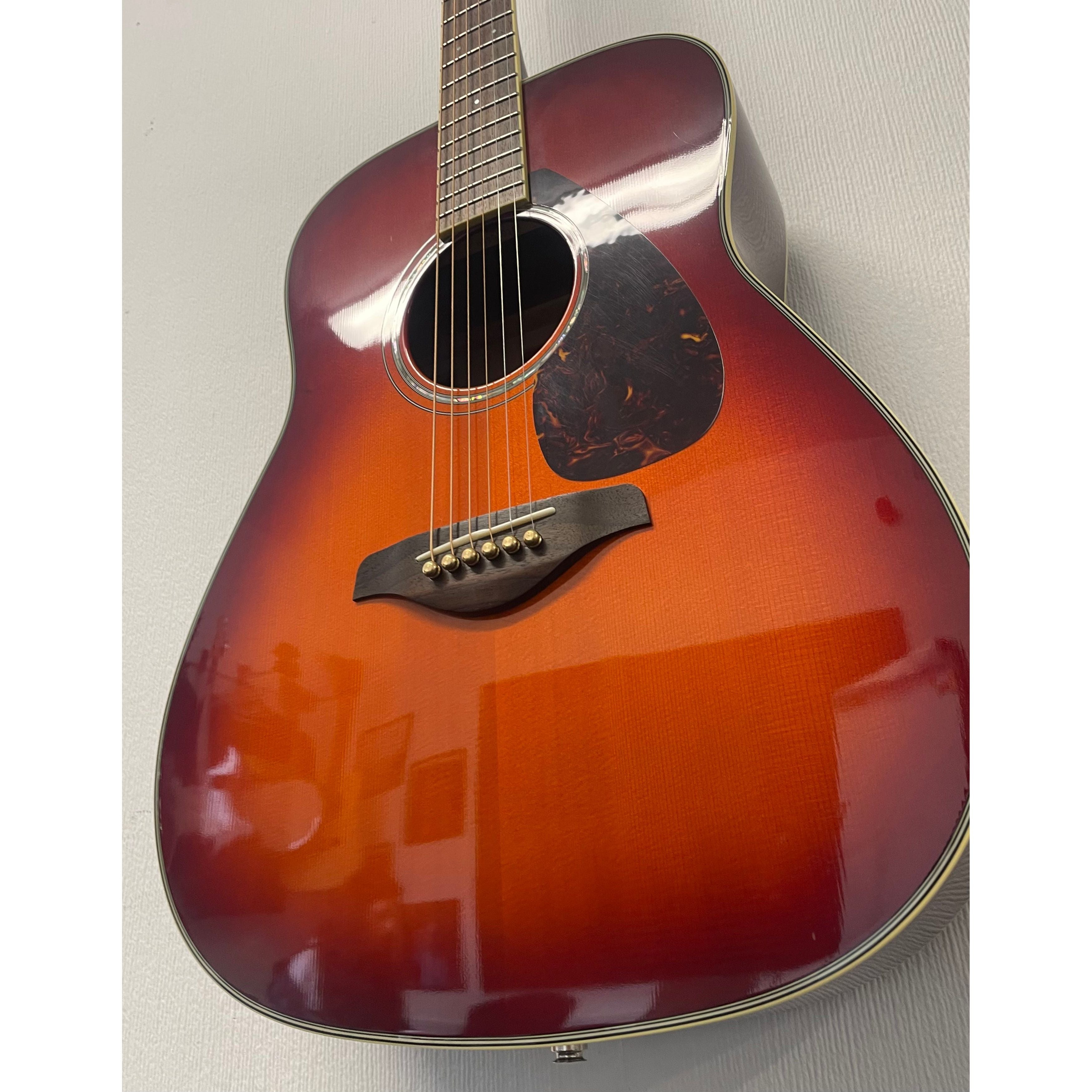 Yamaha FG740SFM Flamed Maple Dreadnought Electro Acoustic Guitar in Vintage Pre-Owned