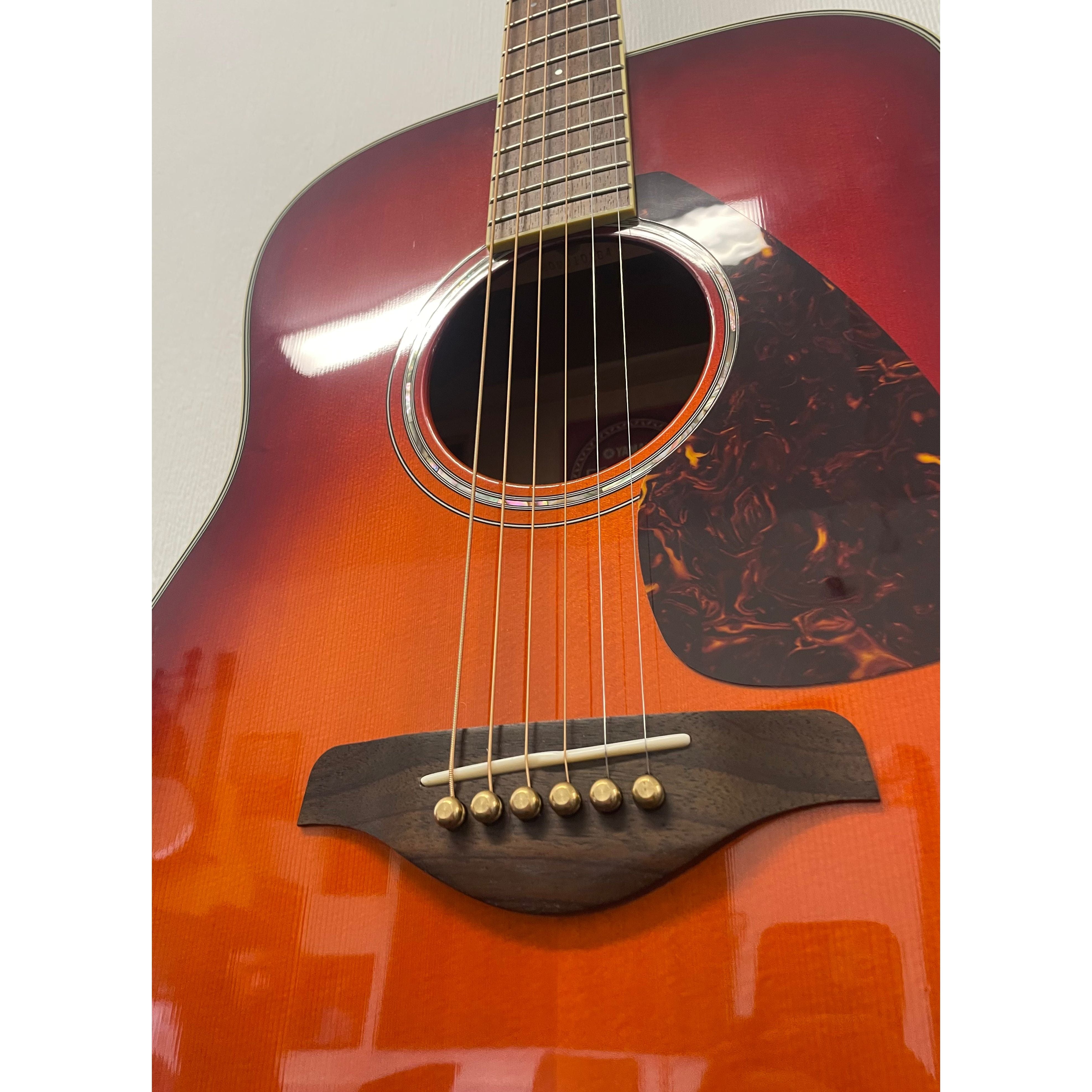 Yamaha FG740SFM Flamed Maple Dreadnought Electro Acoustic Guitar in Vintage Pre-Owned