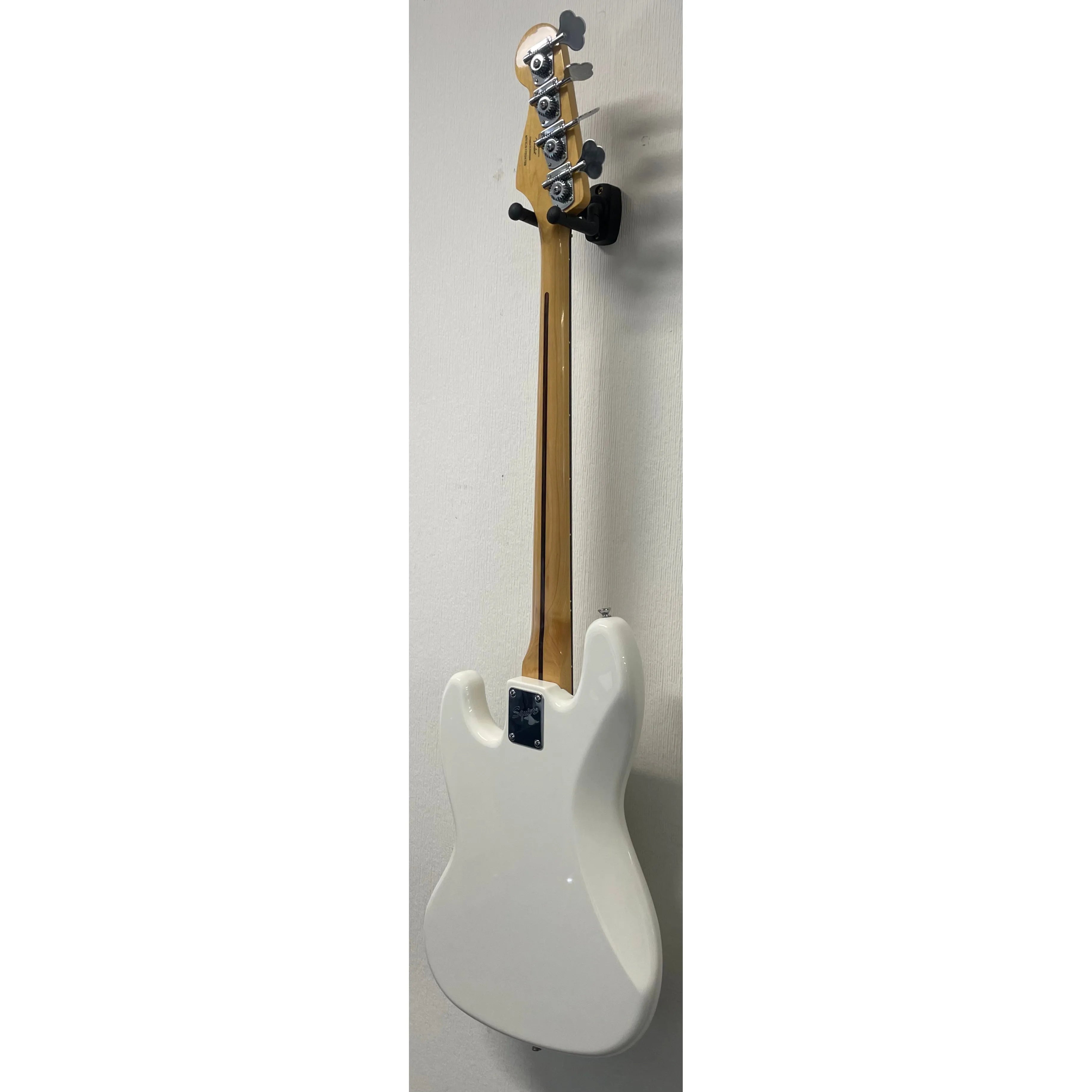 Squier Vintage Modified Jazz Bass '70s in Olympic White with Hardcase and Extras Pre-Owned