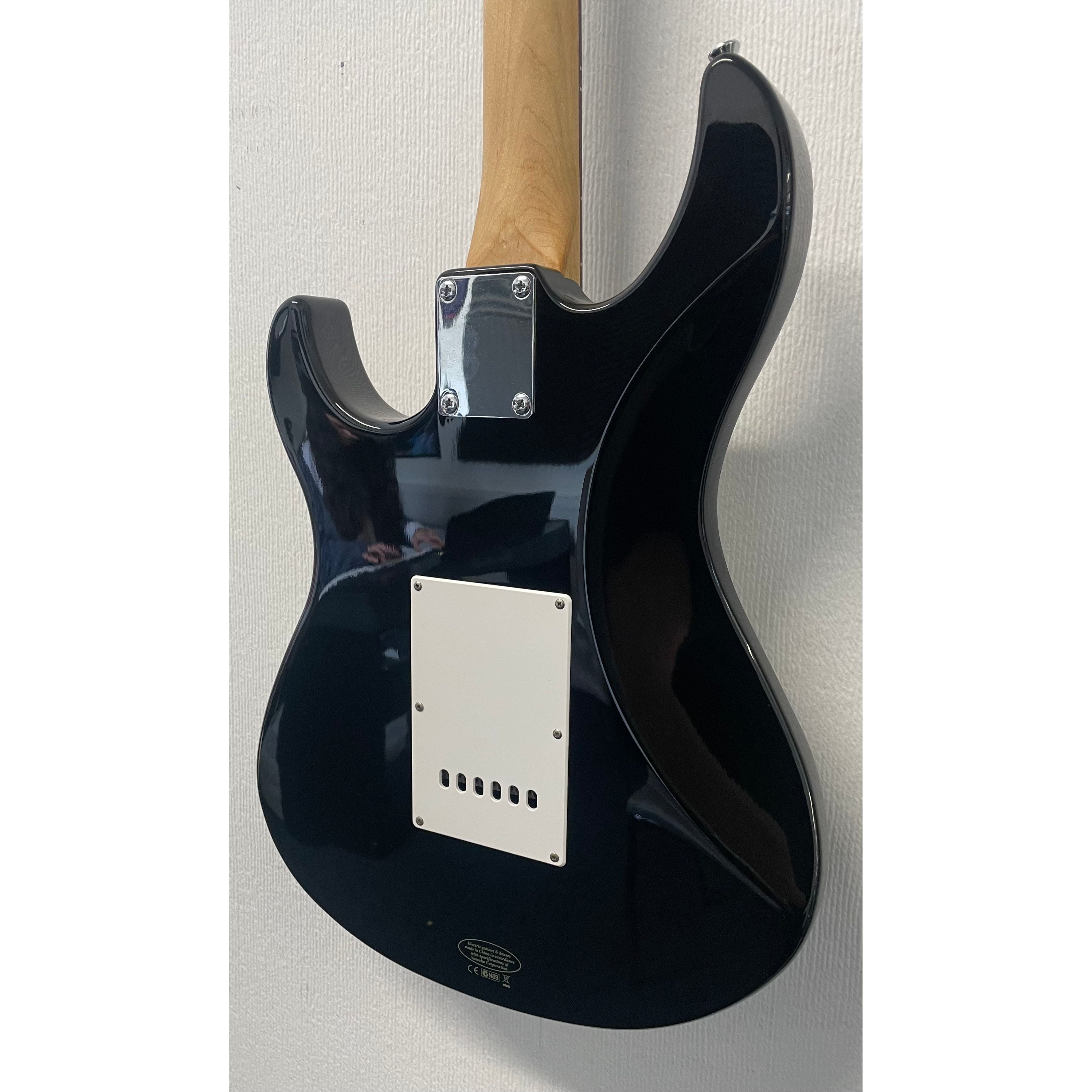 Yamaha EG 121C Stratocaster Style Electric Guitar in Gloss Black Pre-Owned