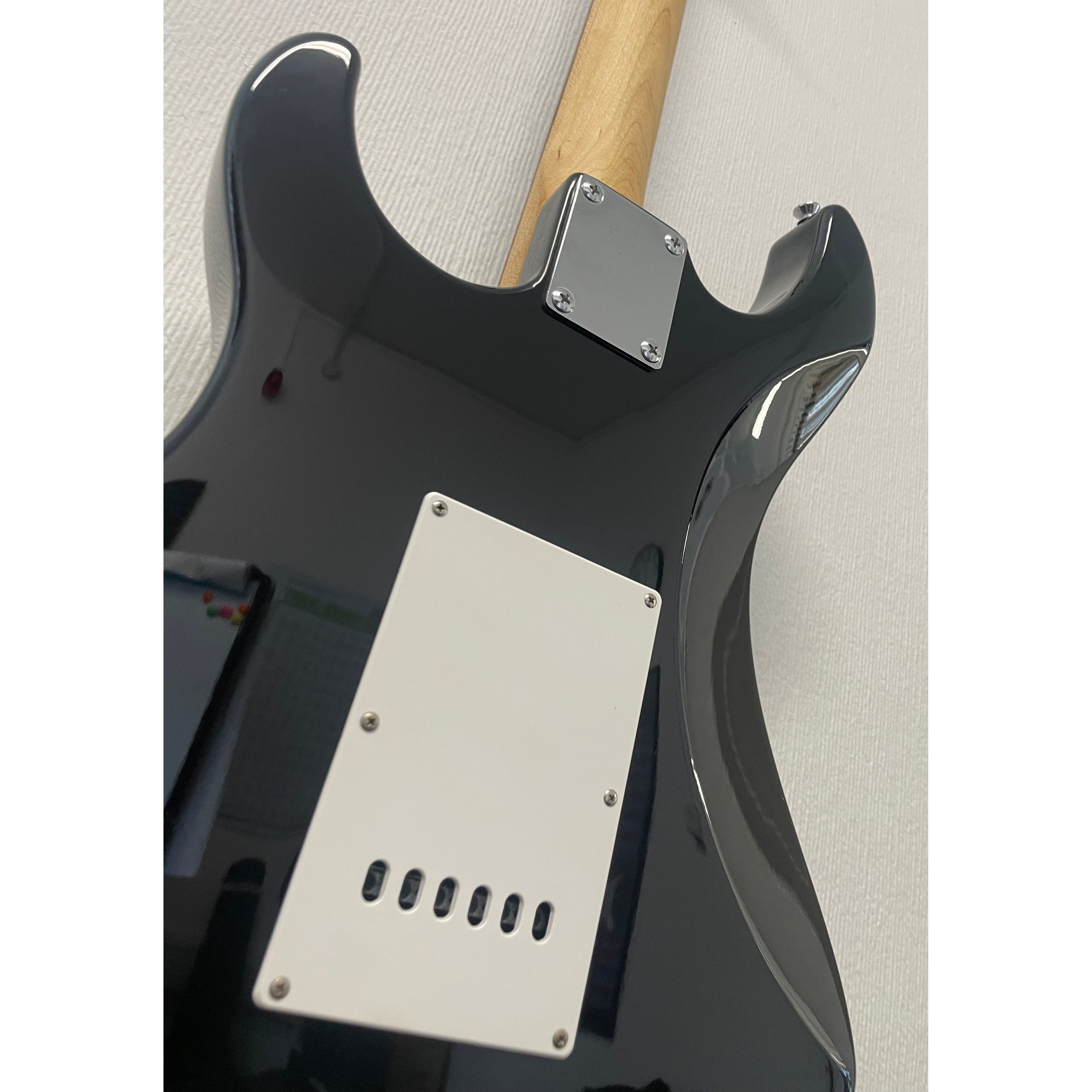 Yamaha EG 121C Stratocaster Style Electric Guitar in Gloss Black Pre-Owned