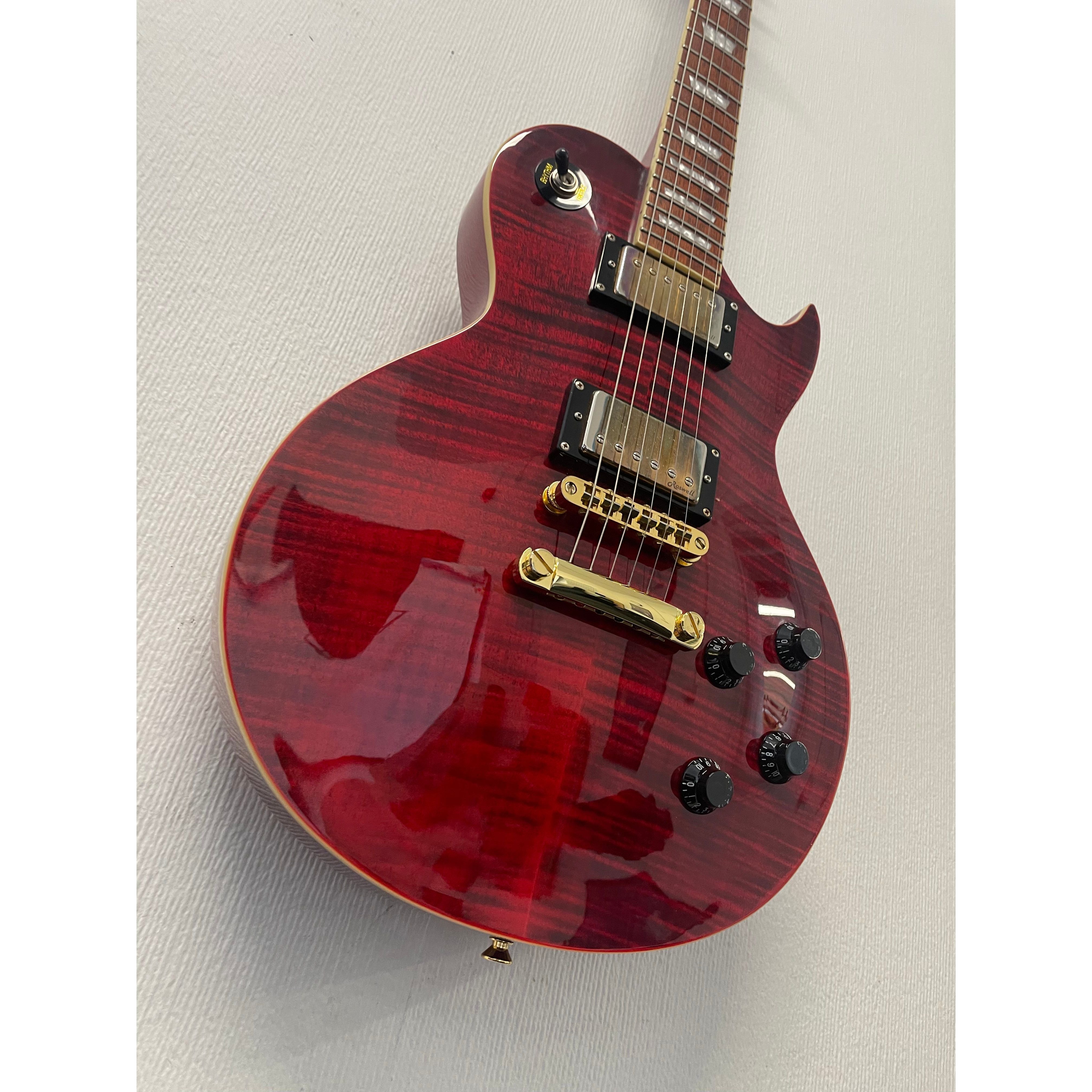 Harley Benton SC-550 Deluxe Les Paul Style Electric in Black Cherry with Gigbag Pre-Owned