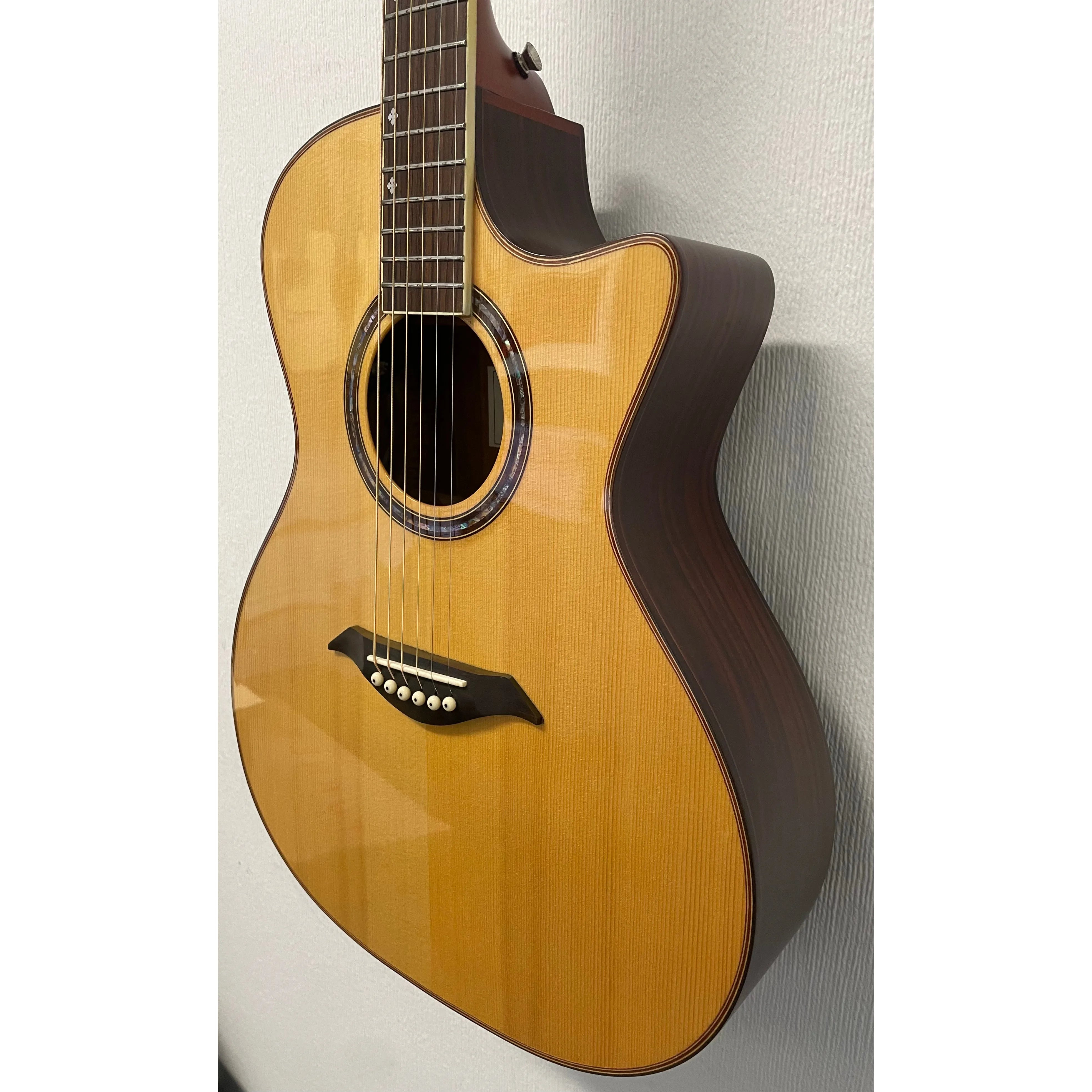 Turner Grand Concert 72CE Electro Acoustic Guitar