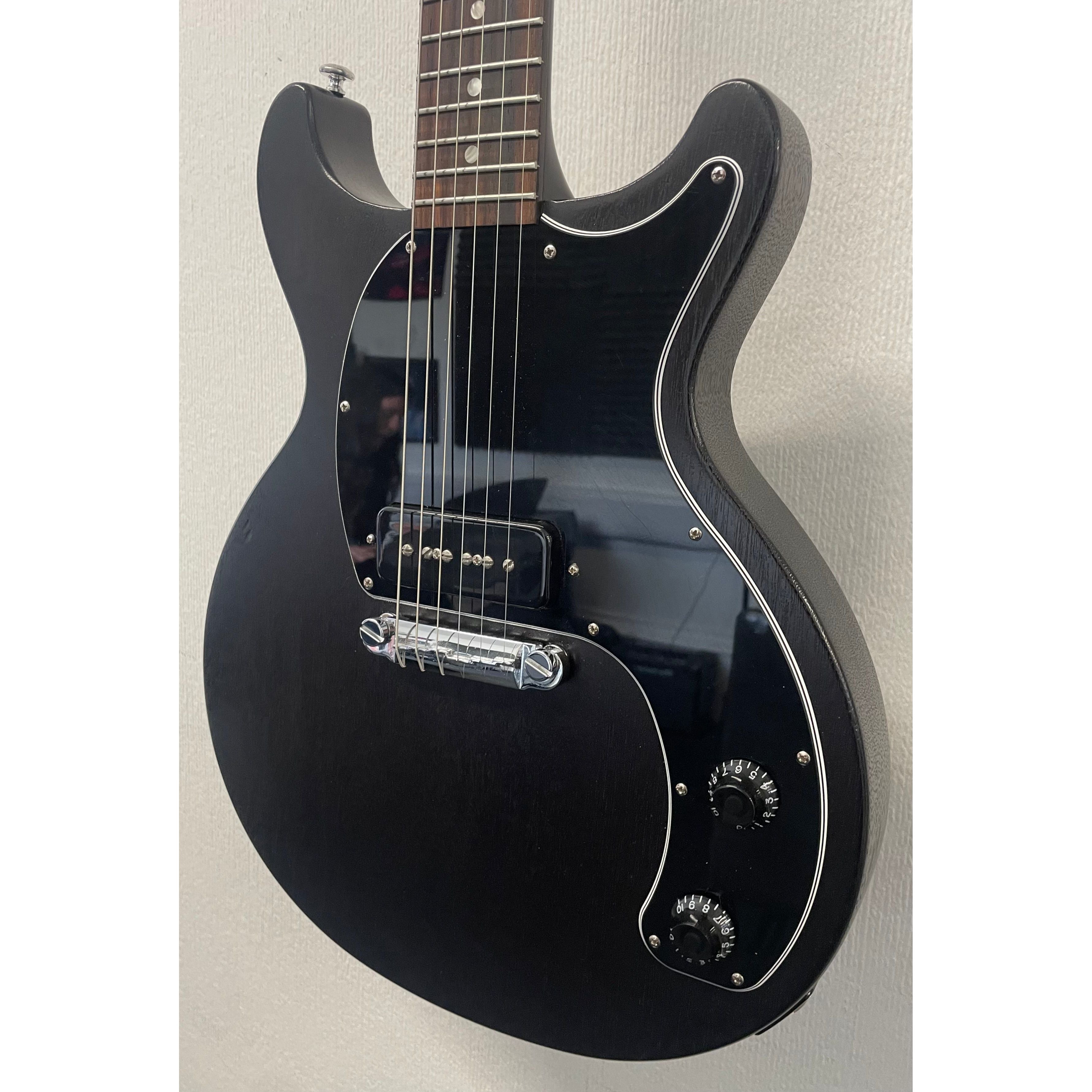 Gibson Les Paul Tribute Double Cutaway in Worn Ebony with Original Gigbag and Case Candy Pre-Owned