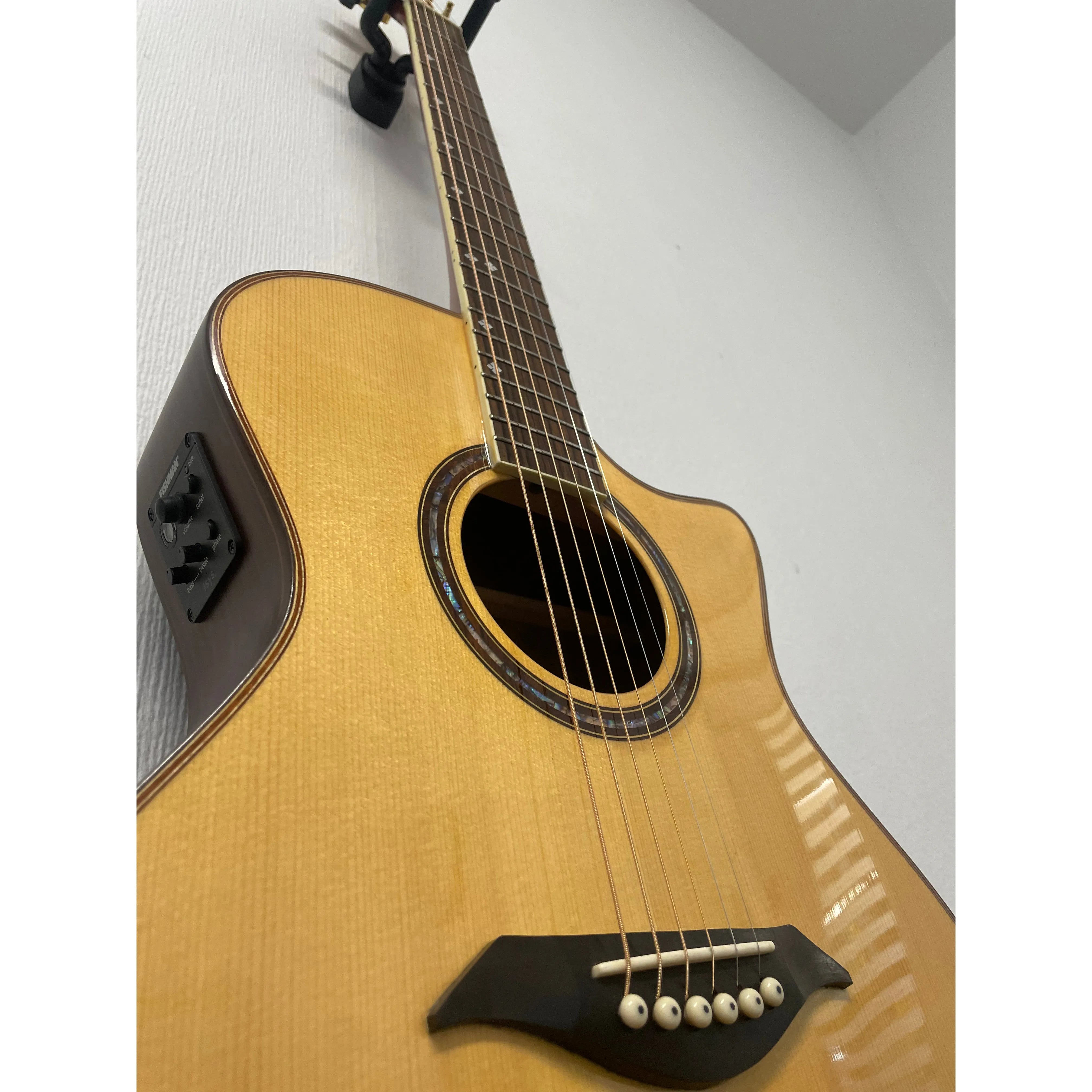 Turner Grand Concert 72CE Electro Acoustic Guitar