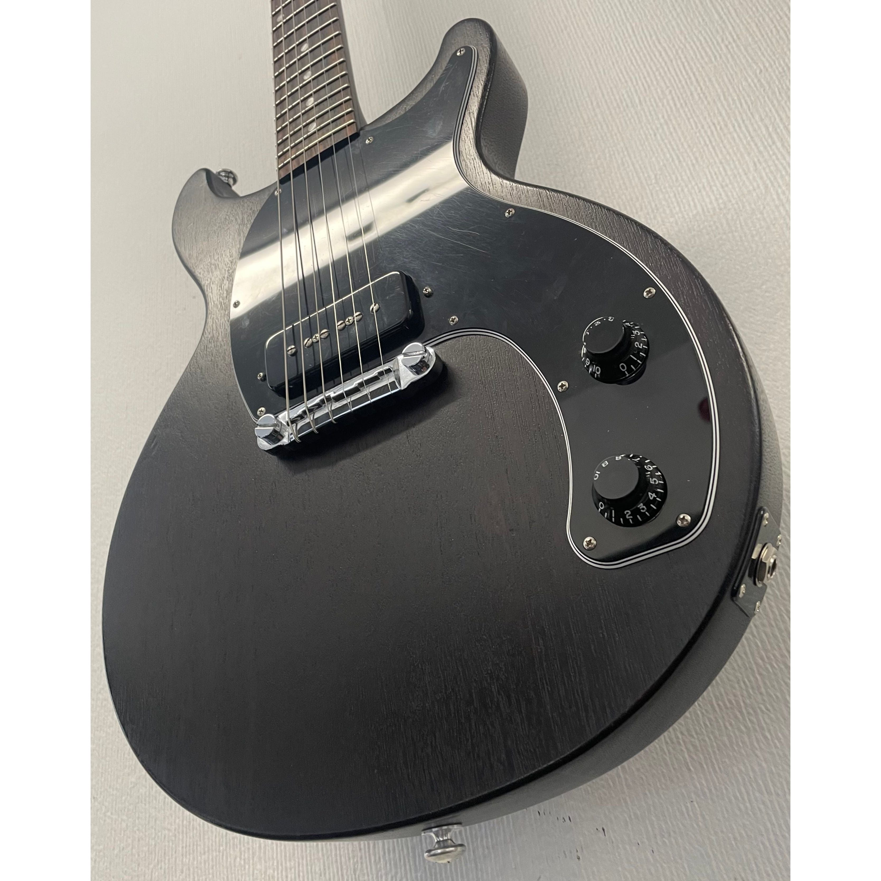 Gibson Les Paul Tribute Double Cutaway in Worn Ebony with Original Gigbag and Case Candy Pre-Owned