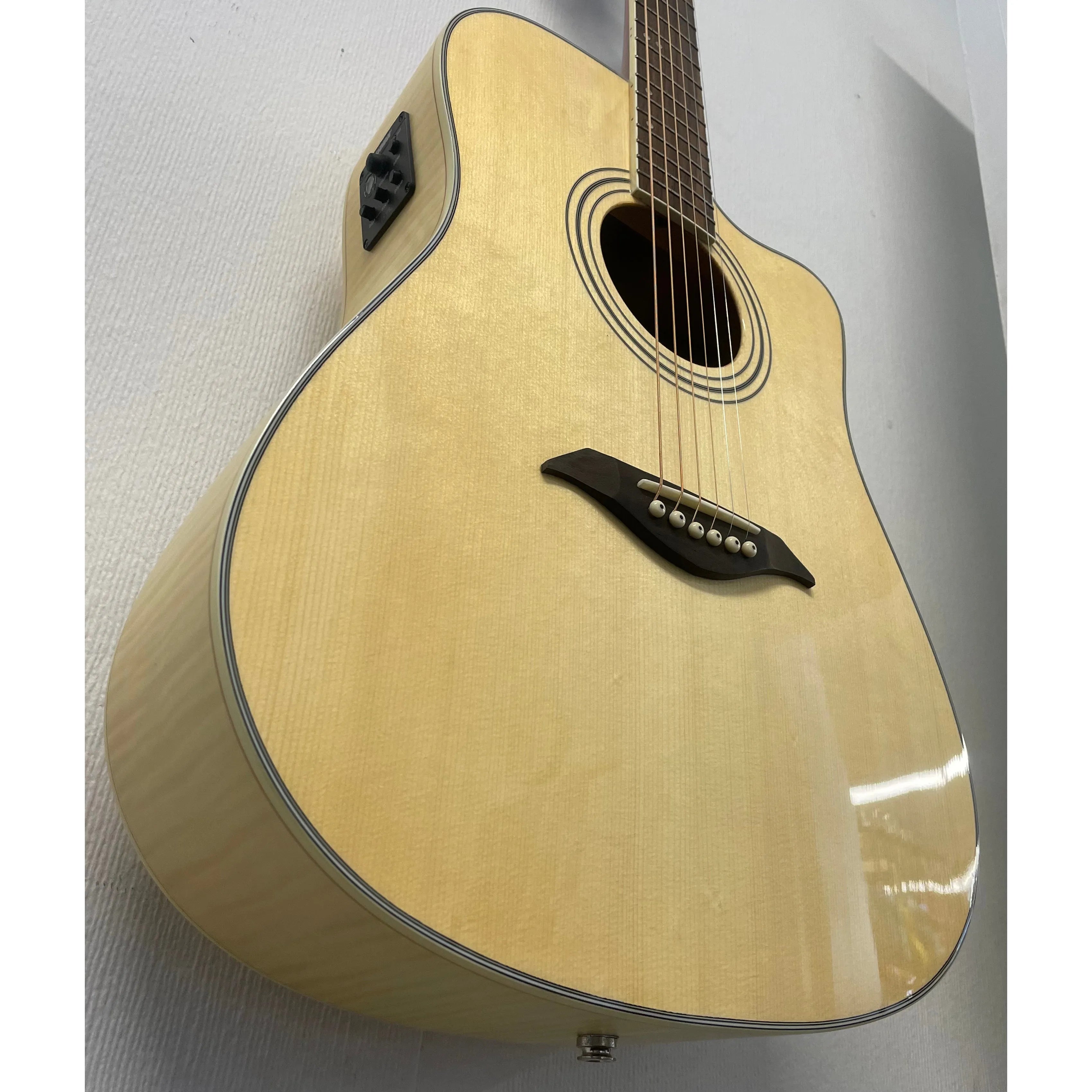 Turner Dreadnought 60CE Electro Acoustic Guitar