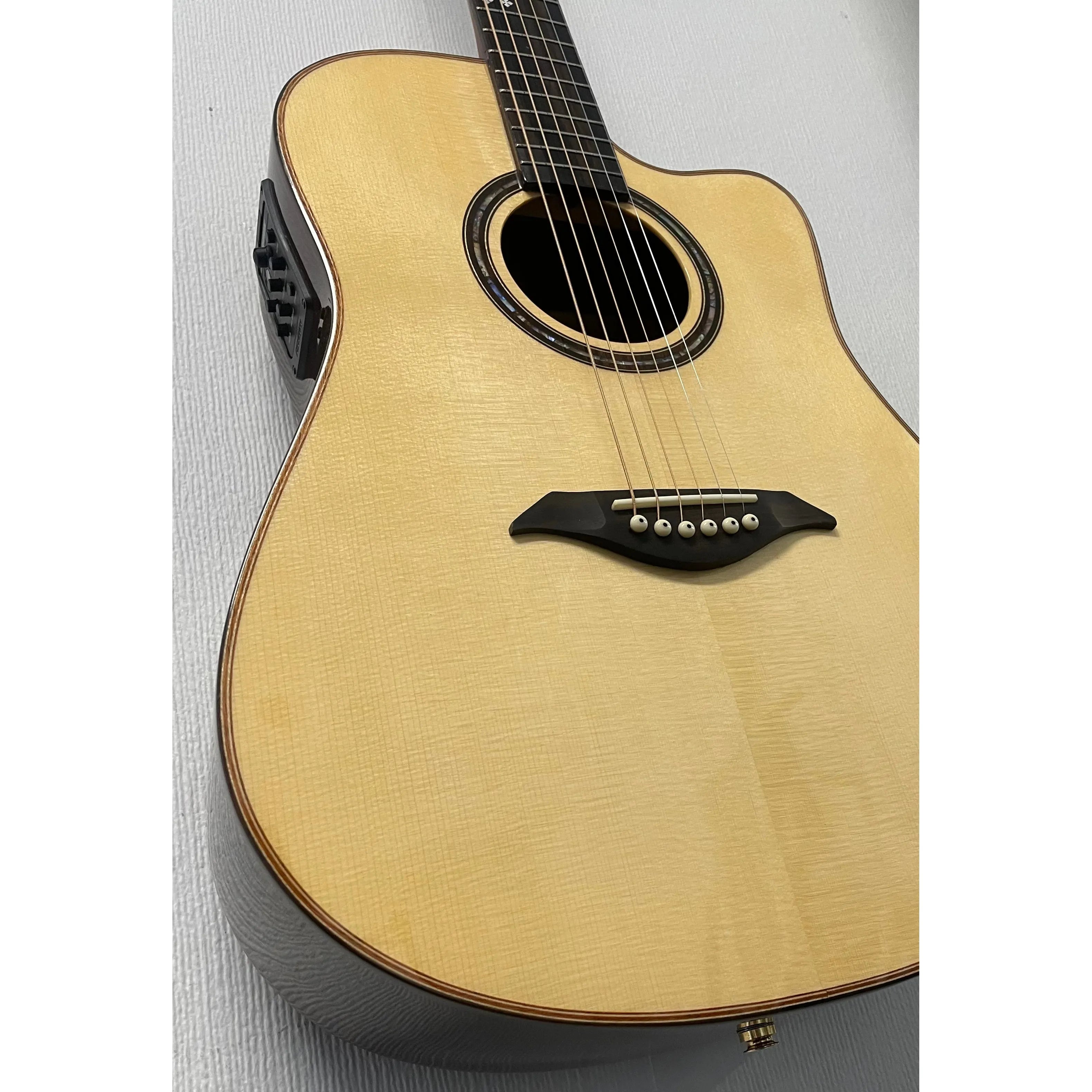 Turner Dreadnought 80CE Electro Acoustic Guitar