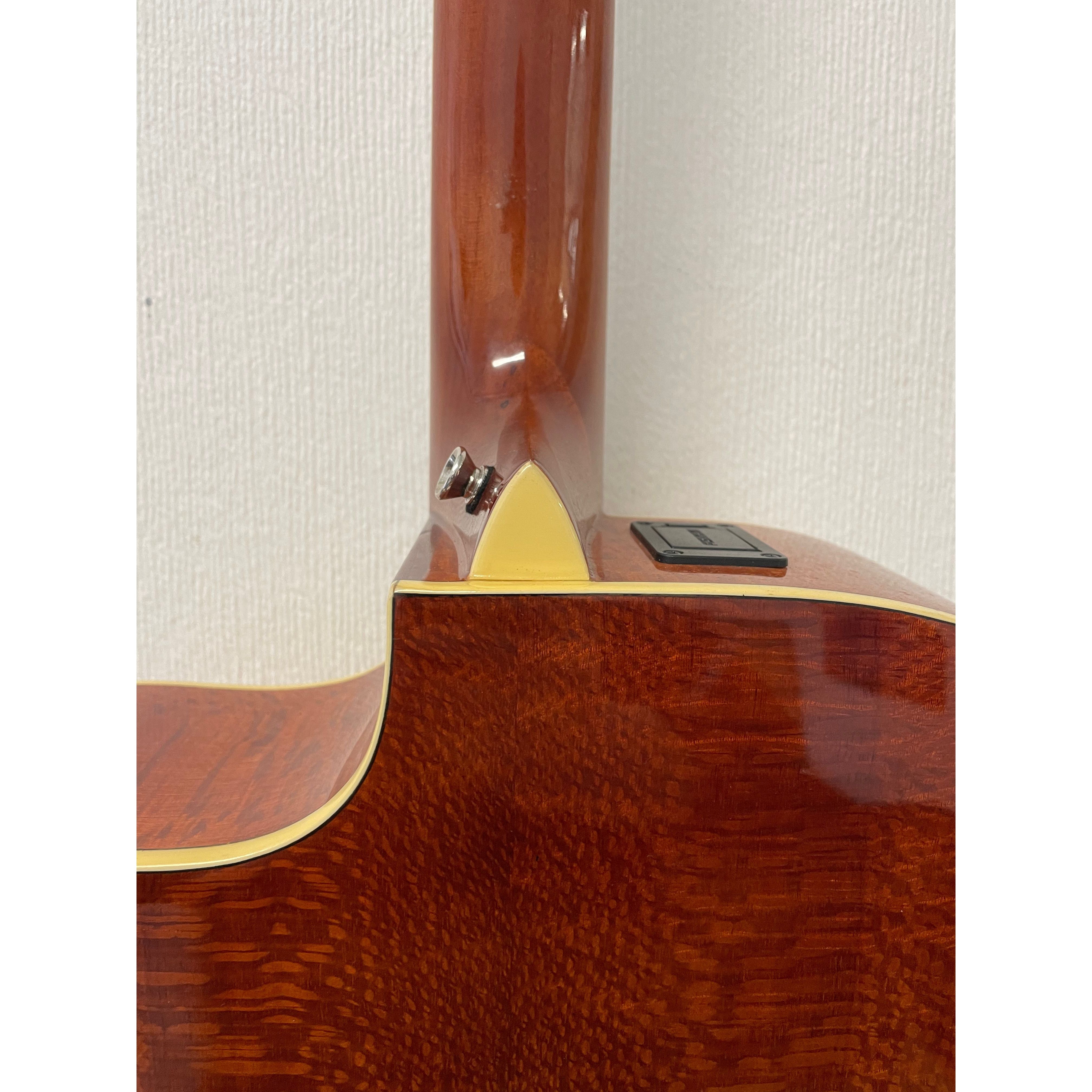 Turner 35CE Jumbo Electro Acoustic Guitar in Natural Pre-Owned