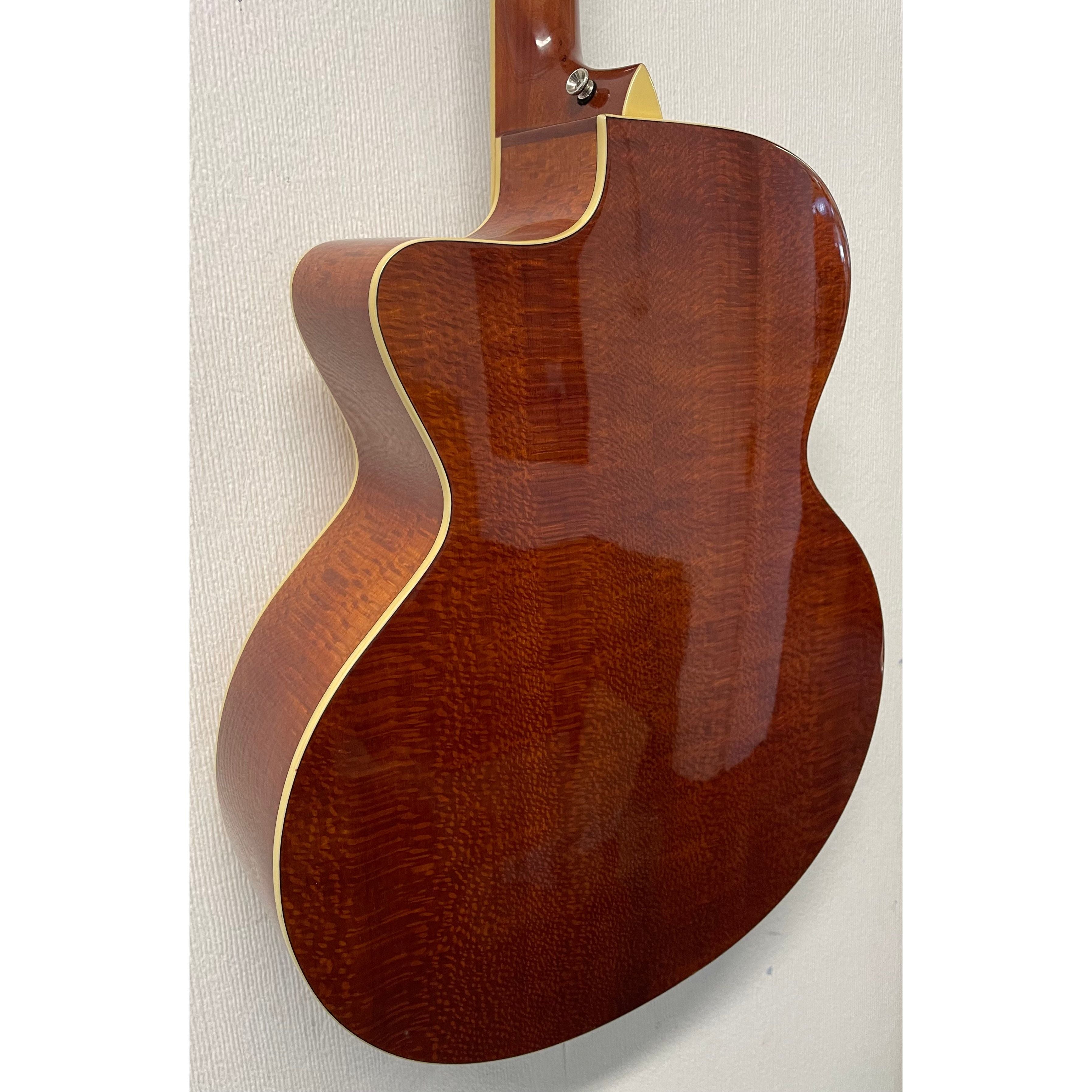 Turner 35CE Jumbo Electro Acoustic Guitar in Natural Pre-Owned