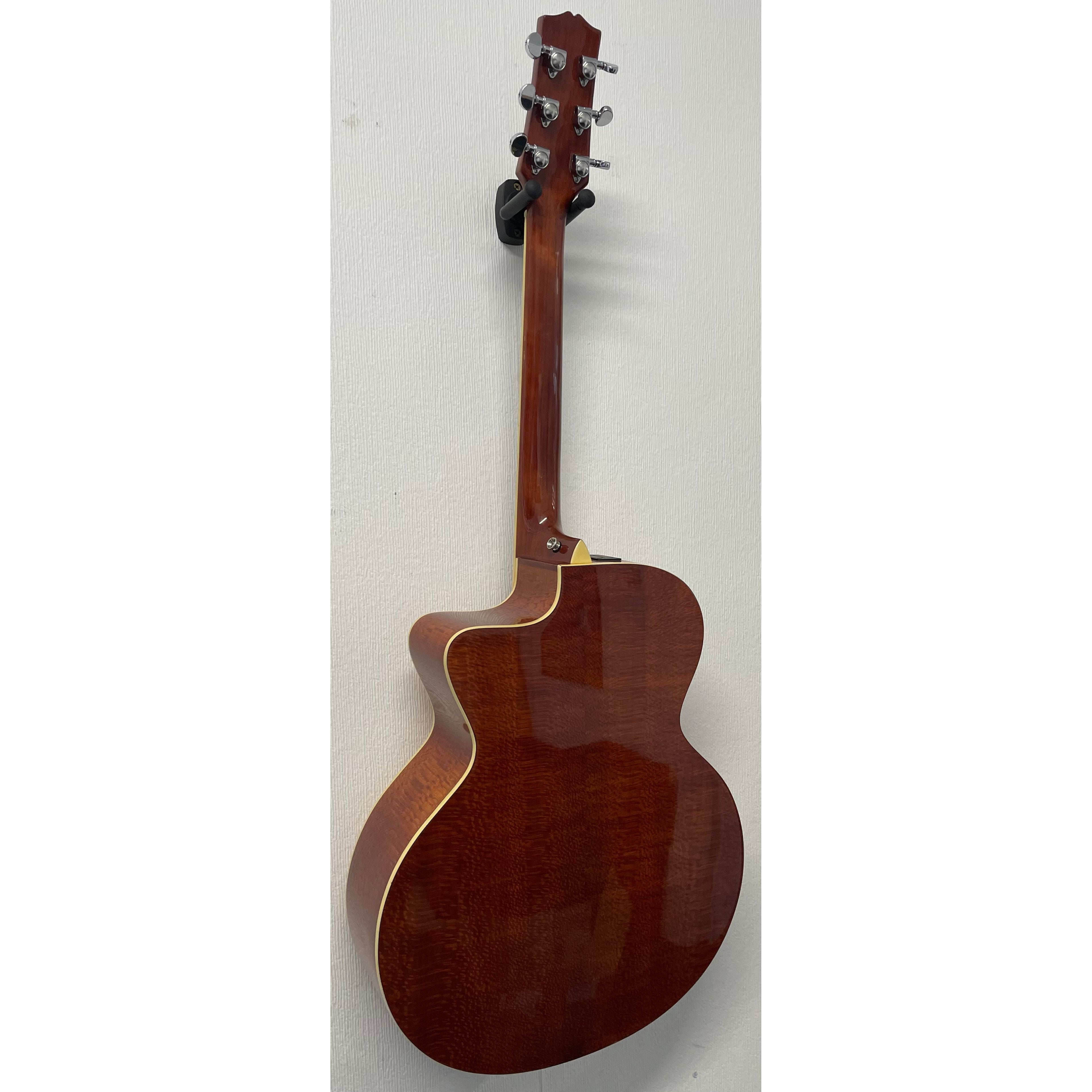 Turner 35CE Jumbo Electro Acoustic Guitar in Natural Pre-Owned