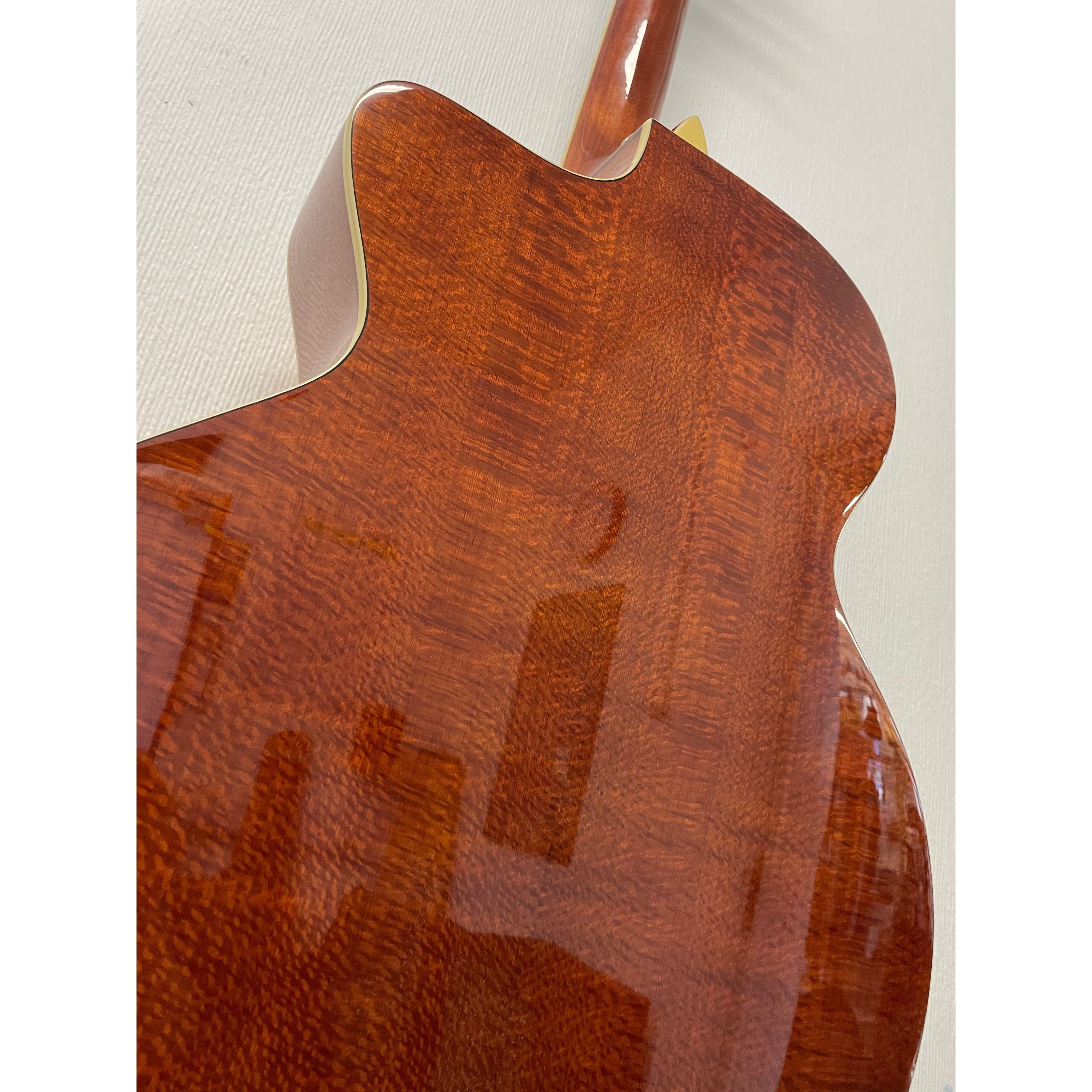 Turner 35CE Jumbo Electro Acoustic Guitar in Natural Pre-Owned